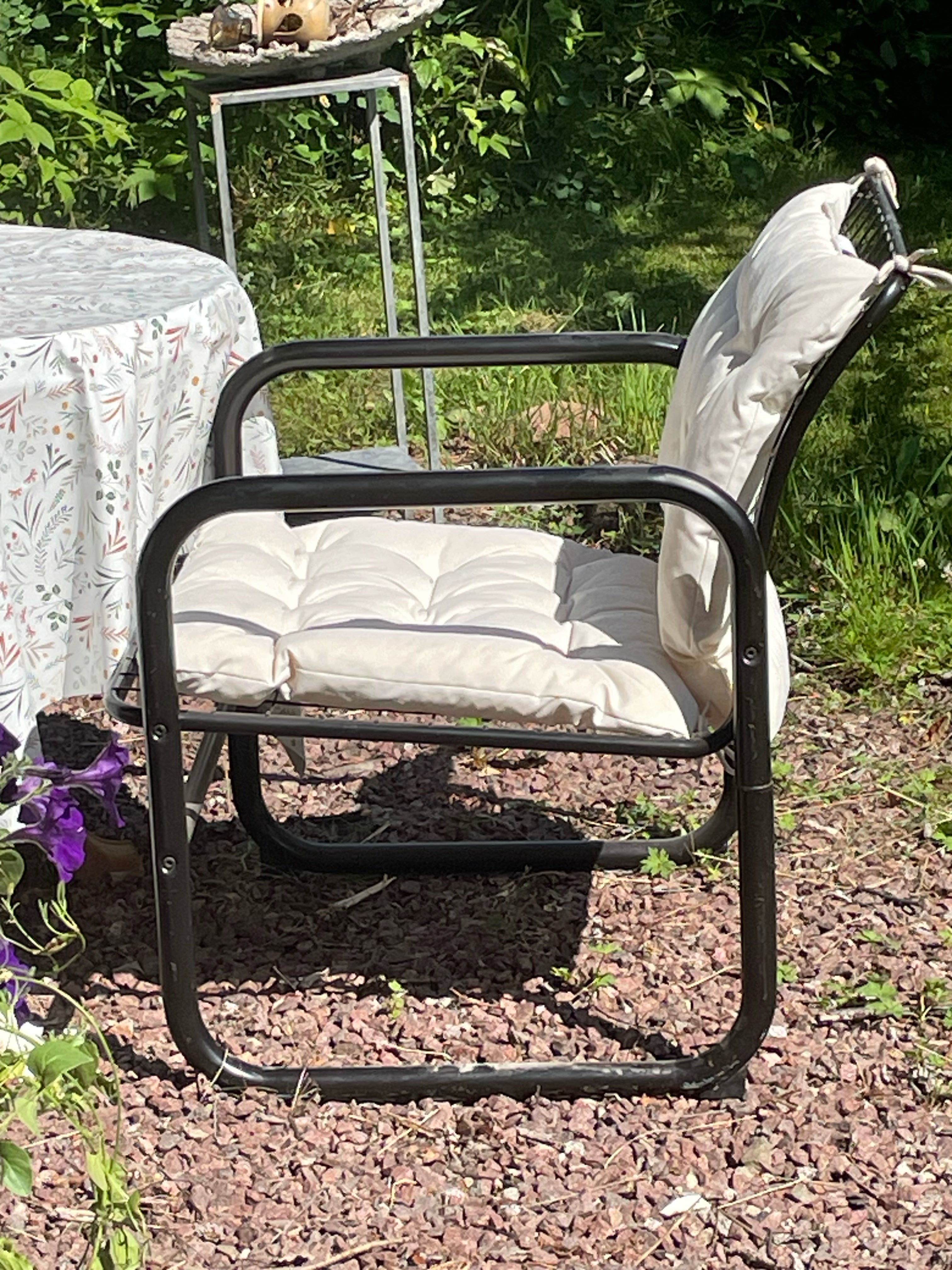 Två st retro stolar för utomhus bruk. Stolen Mölle från IKEA 1980 tal i fint skick.