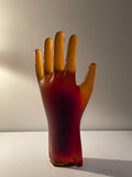 Fin cool vintage hand statyett i tjockt glas i mycket fint skick , 1960/70 tal.