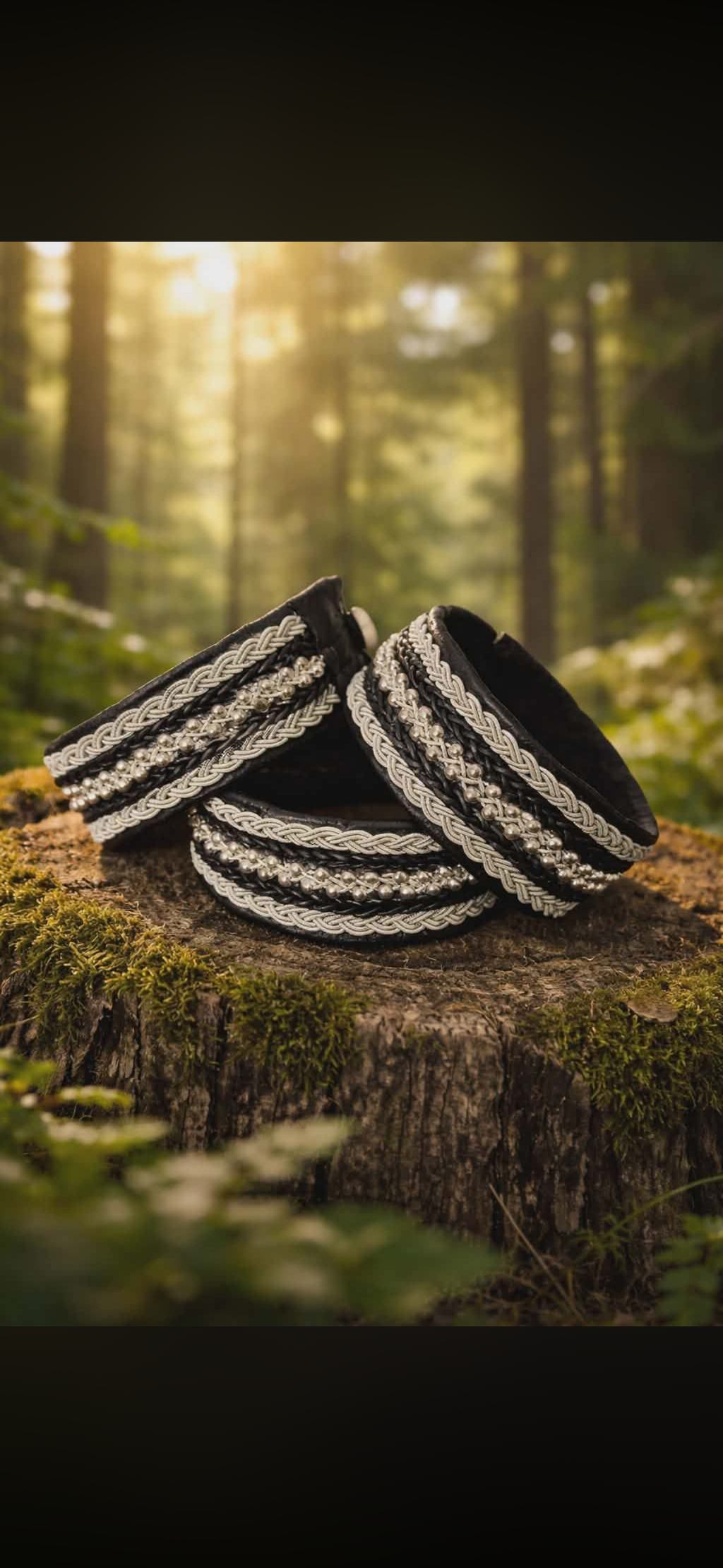 Vackra breda exklusiva handgjorda läder armband.