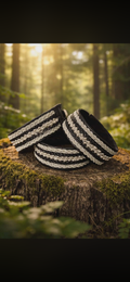 Vackra breda exklusiva handgjorda läder armband.