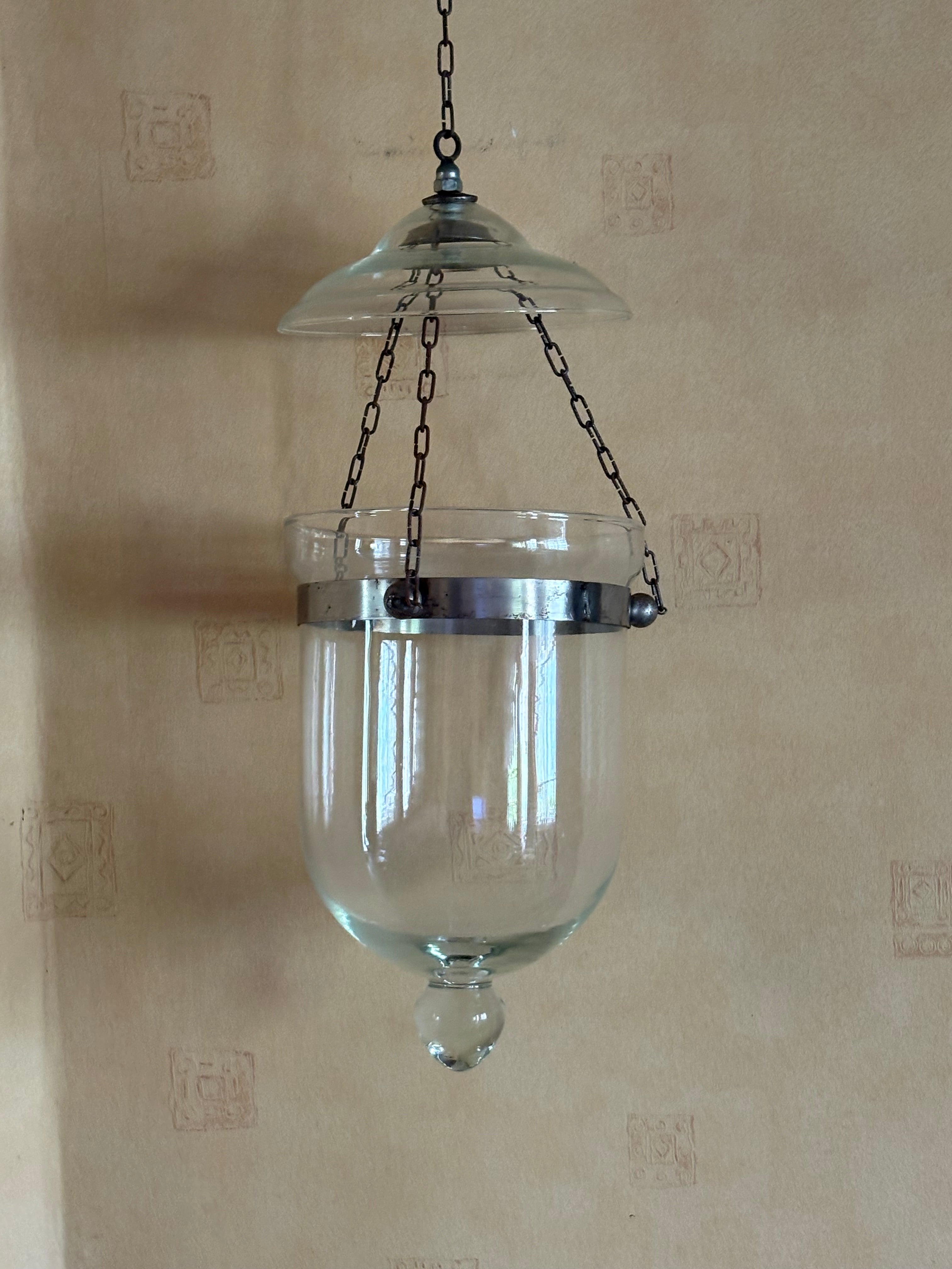 Tre st antika ” Colonial Bell Jar Glass Lanterns i mycket fint skick.