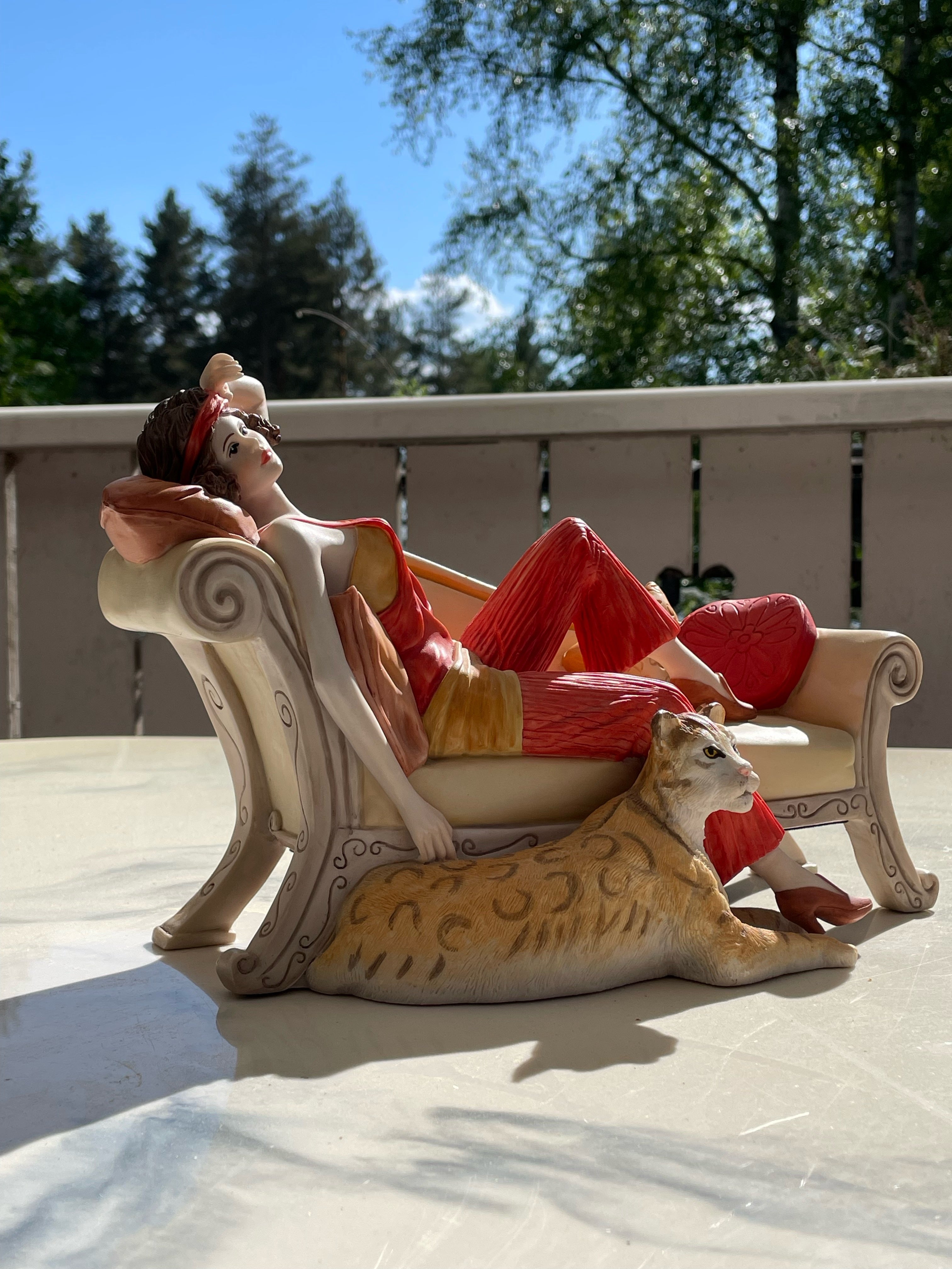 Stor vacker vintage figurin i keramik utav Peter Holland i fint skick.