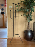 Vacker vintage ljusstake i smide 1950 tal med sex st ljushållare. Ca 120 - 130 cm hög i nyskick.