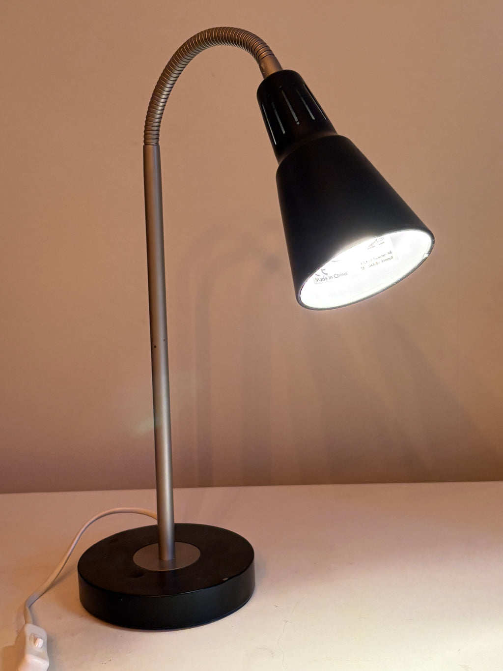 Snygg cool skrivbordslampa från IKEA 1970 tal.