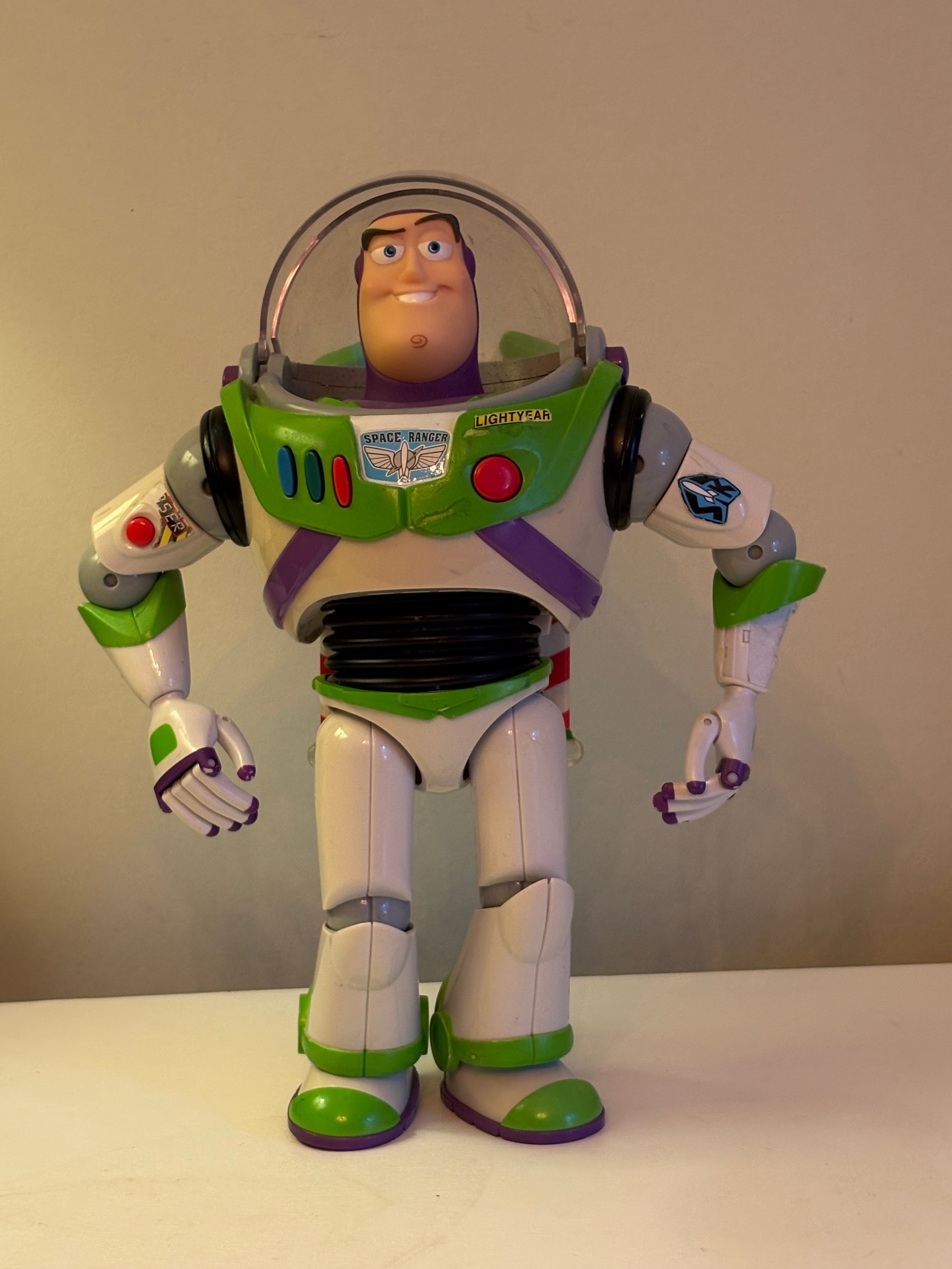 Toy Stories Buzz Lightyears gubbe från 1995 i fint skick.