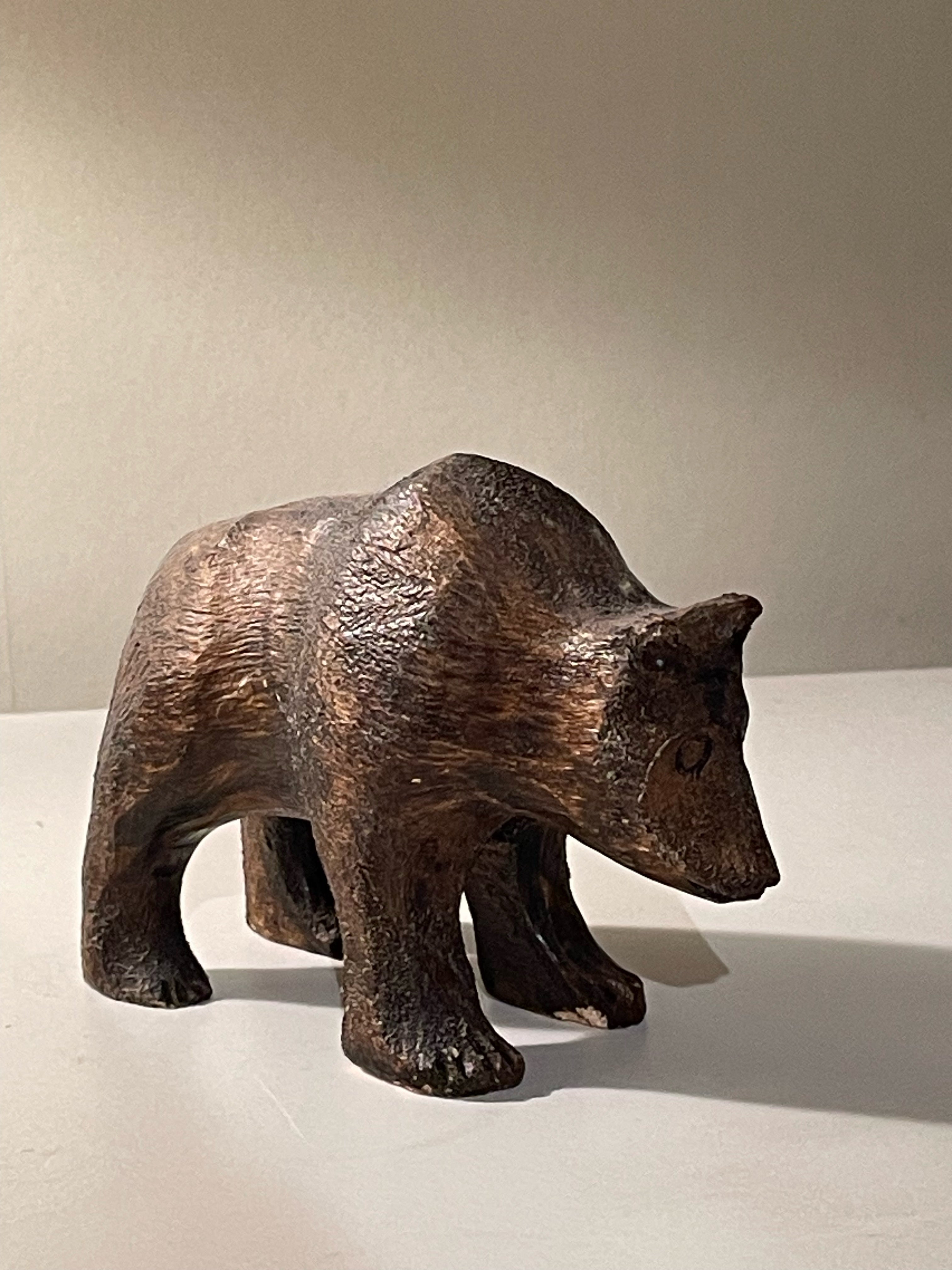 Vintage björn figurin i trä och mycket fint skick .