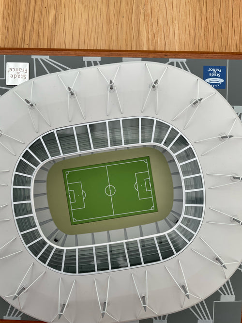 Fin autentisk modell utav Franska nationalarenan Stade de France i mycket fint skick.