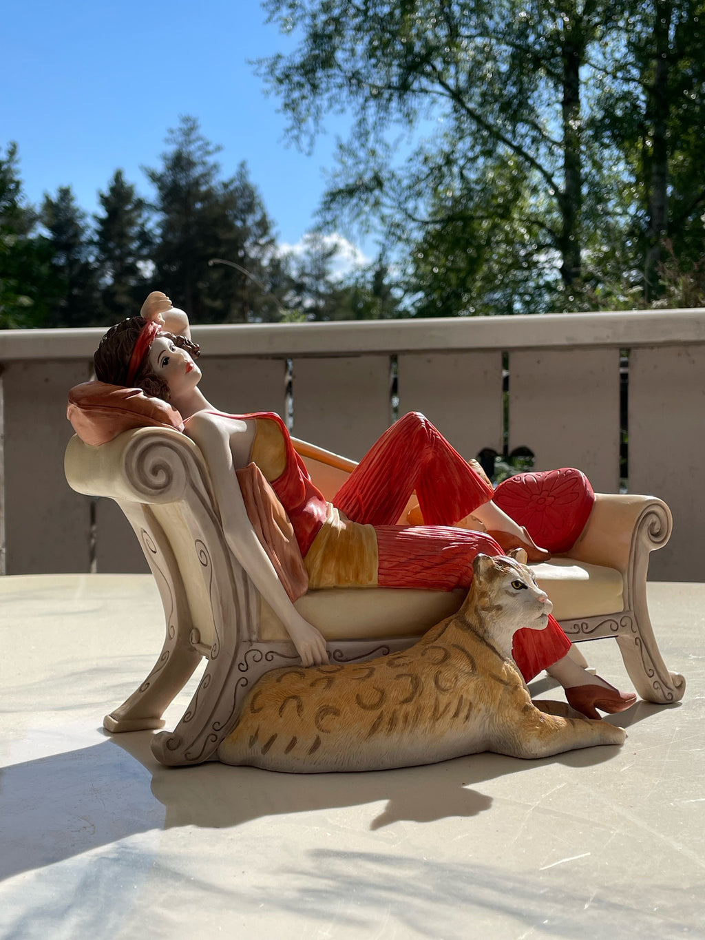 Stor vacker vintage figurin i keramik utav Peter Holland i fint skick.