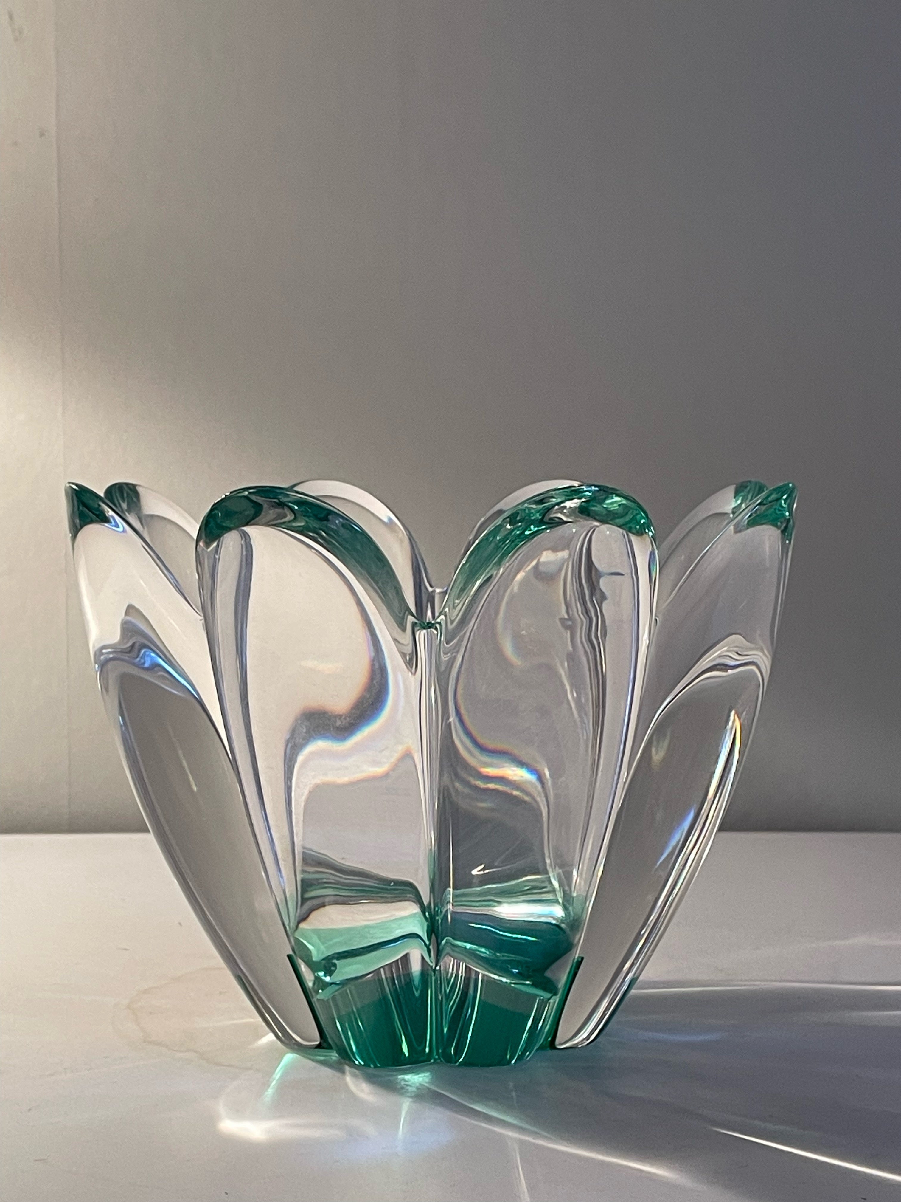 Vacker glasskål design Jan Johansson från Orrefors i nyskick.