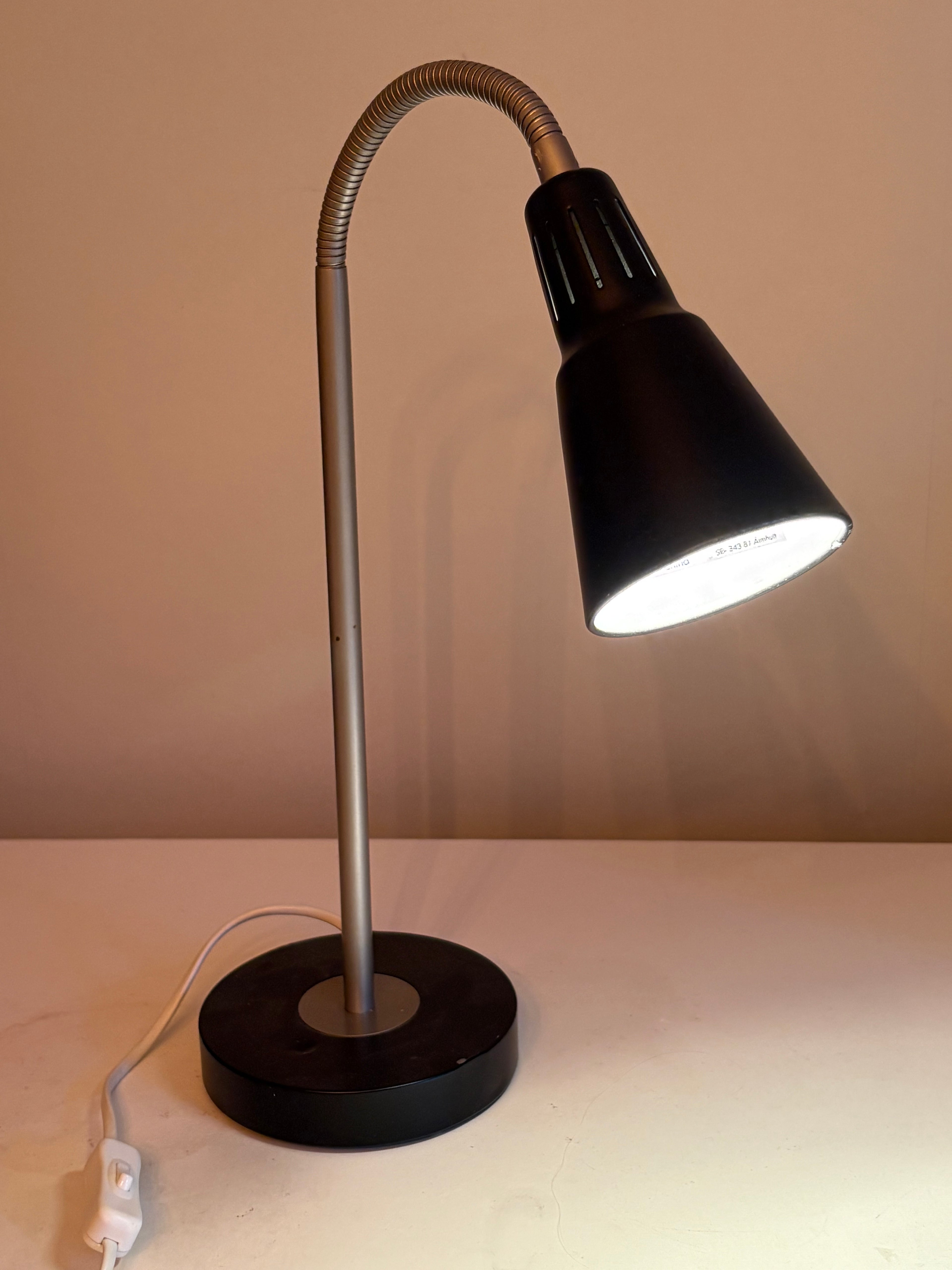 Snygg cool skrivbordslampa från IKEA 1970 tal.