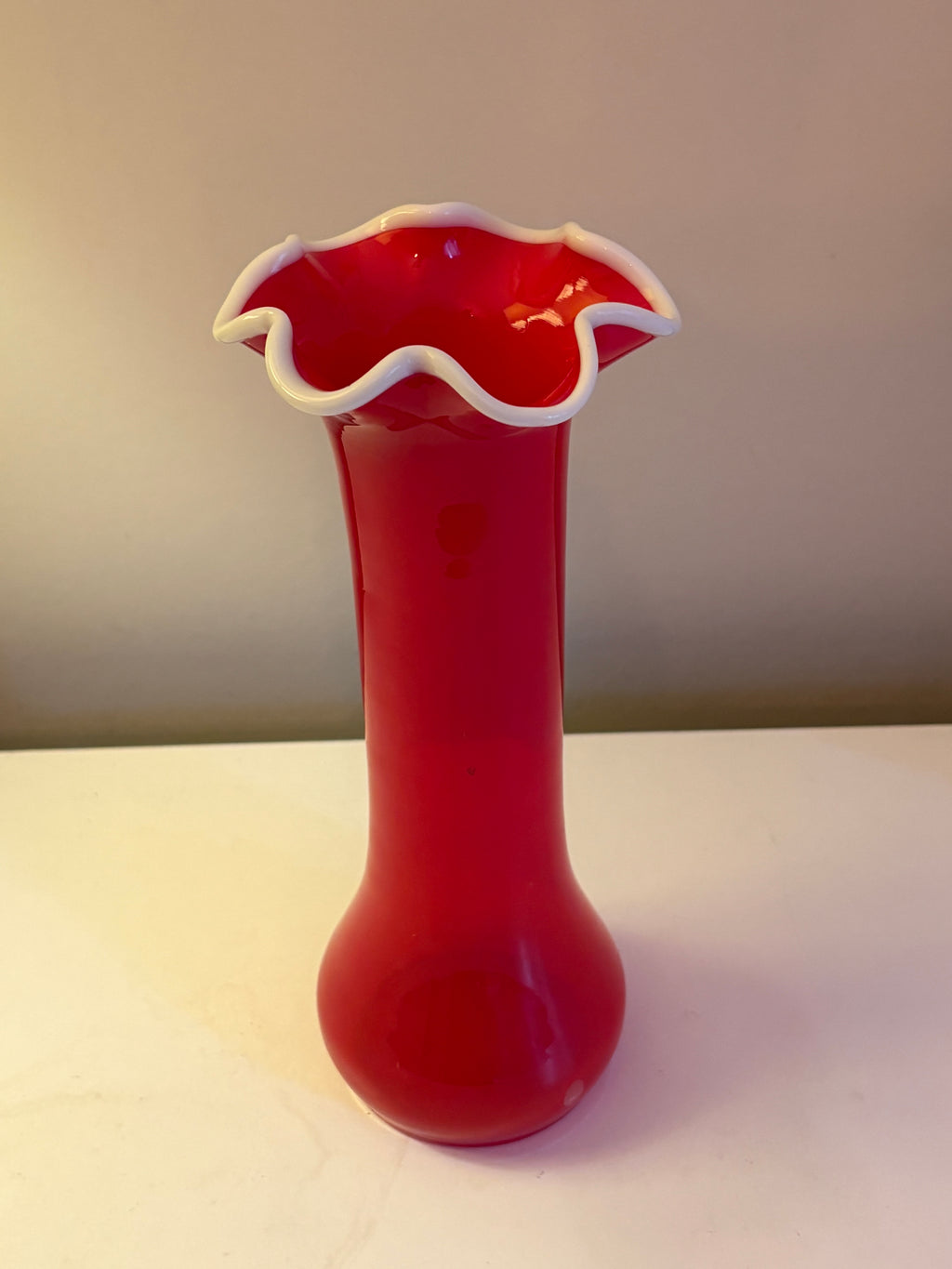 Vacker vintage hög glasvas från Murano 1950/ 60 tal i mycket fint skick.