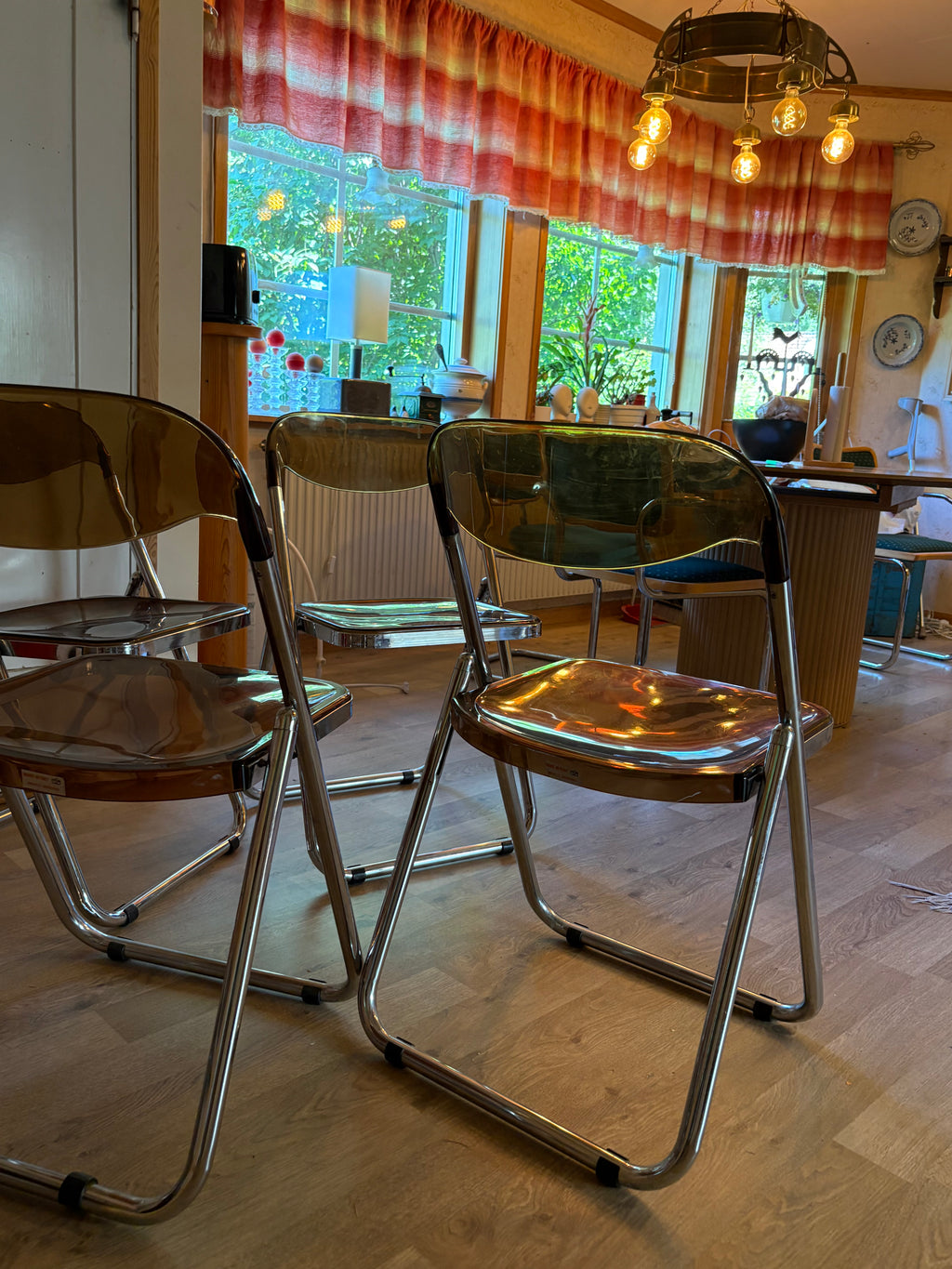 Fyra st vintage ihopfällbara stolar i plast och aluminium 1960 tal från ” Metamobil”