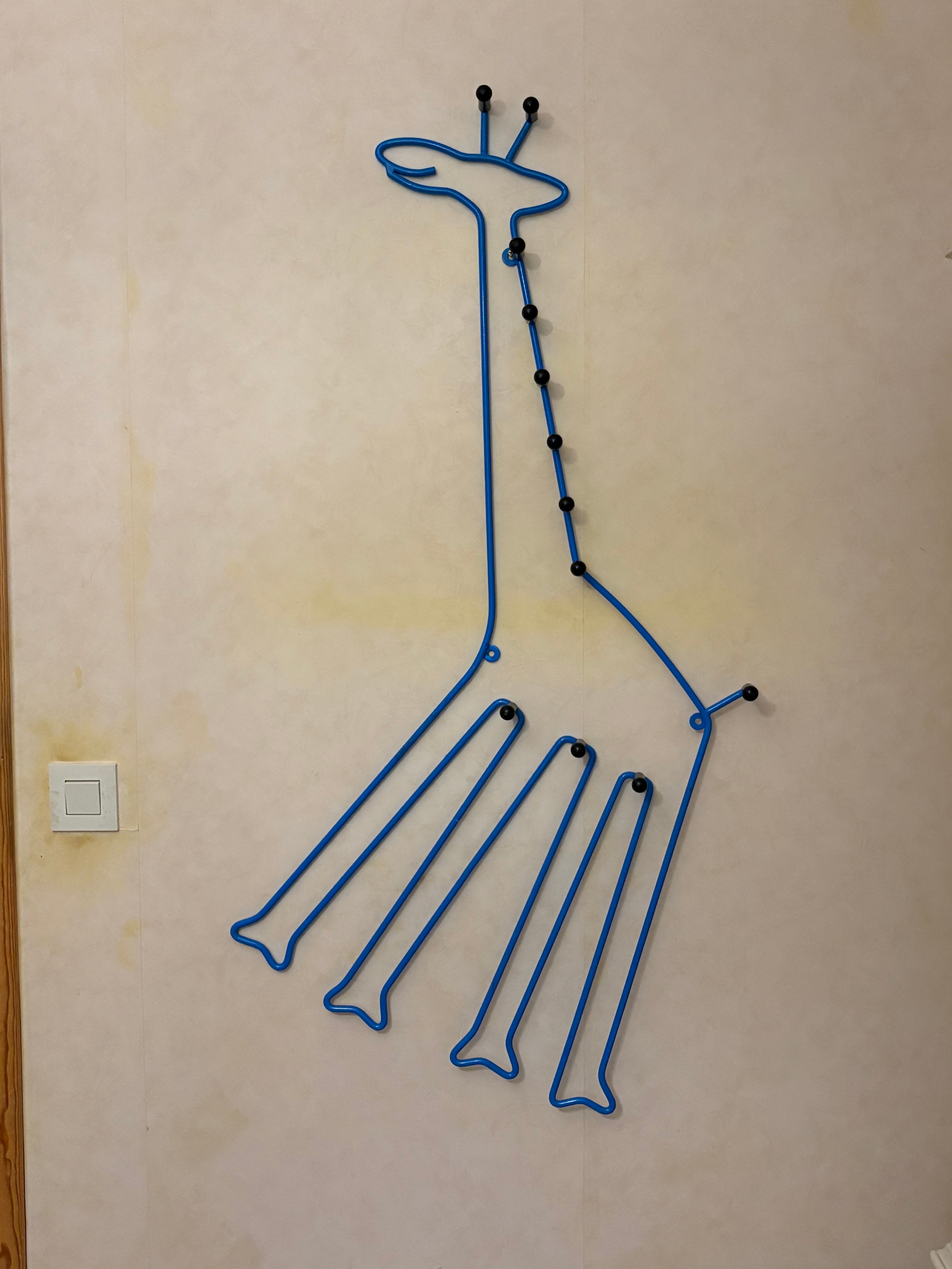 Retro klassikern från Ikea, klädhängaren ” Sprallig” i mycket fint skick.