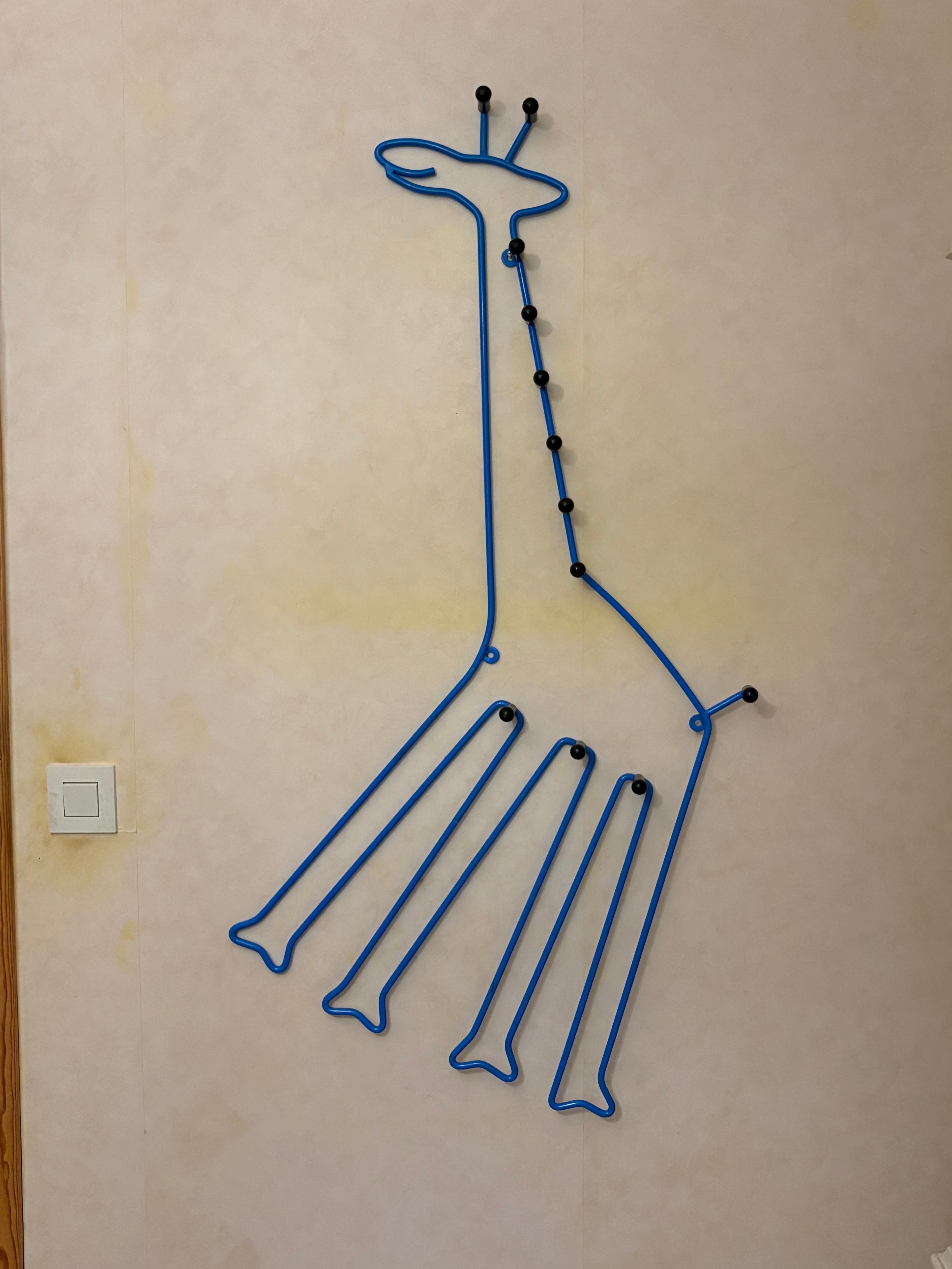 Retro klassikern från Ikea, klädhängaren ” Sprallig” i mycket fint skick.