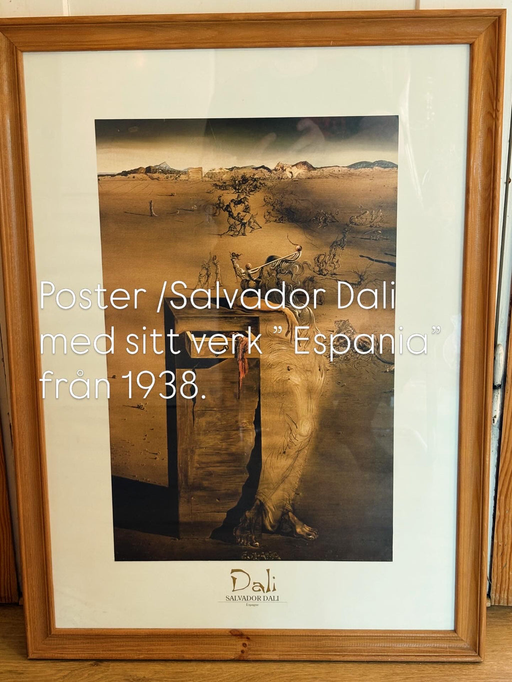 Fin poster / Salvador Dali med sitt verk ” Espania” från 1938 i nyskick.