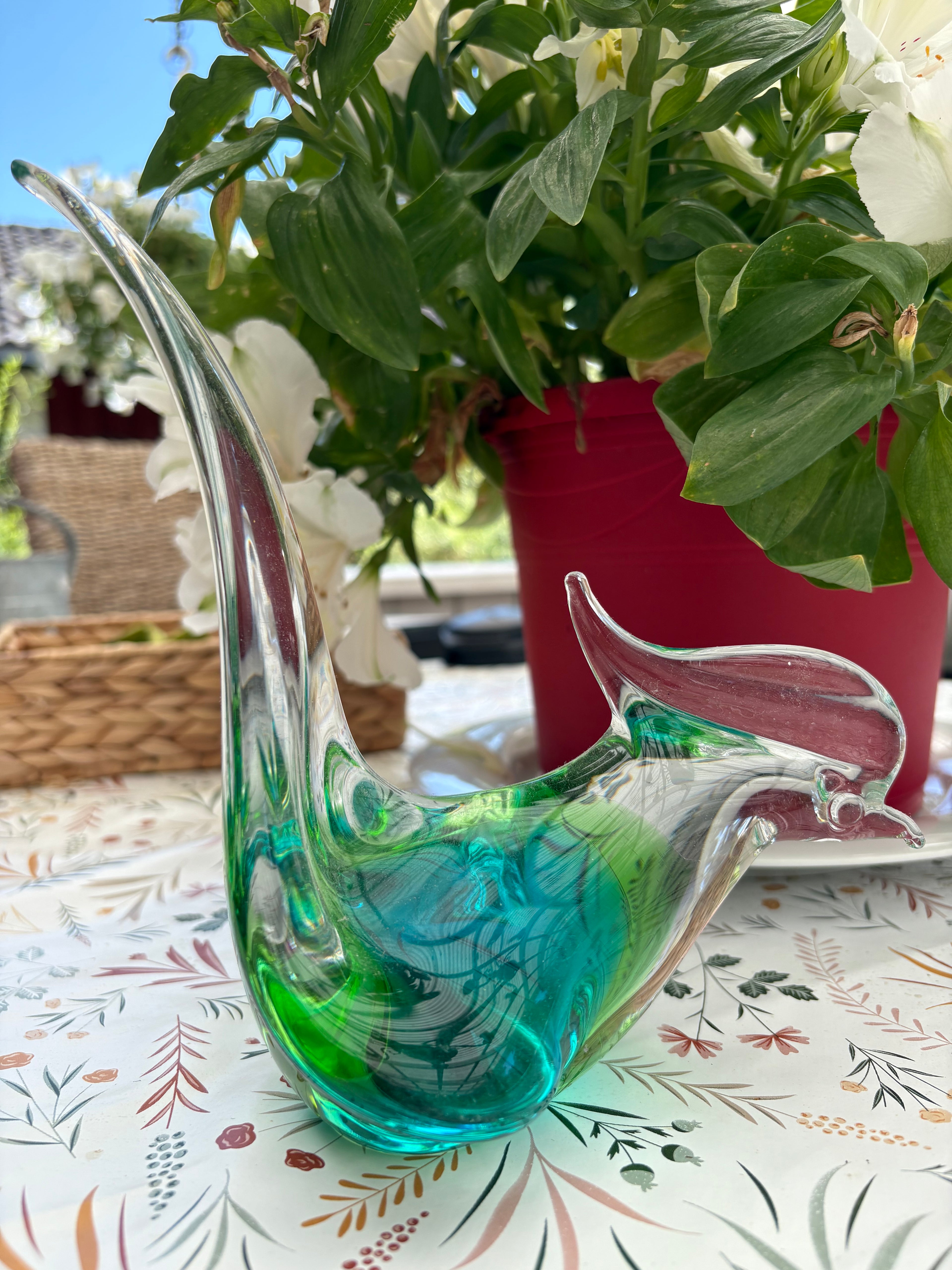 Vacker fågel i konstglas från FM konstglas i Ronneby i nyskick.
