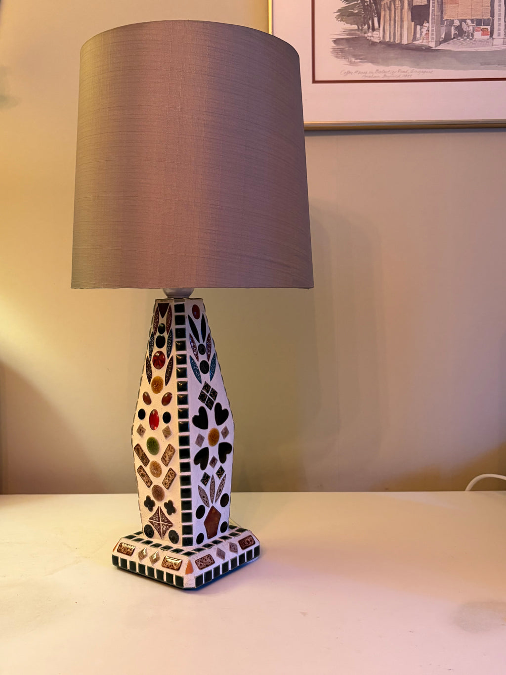 Vacker vintage bordslampa i mosaik 1960 tal i nyskick.
