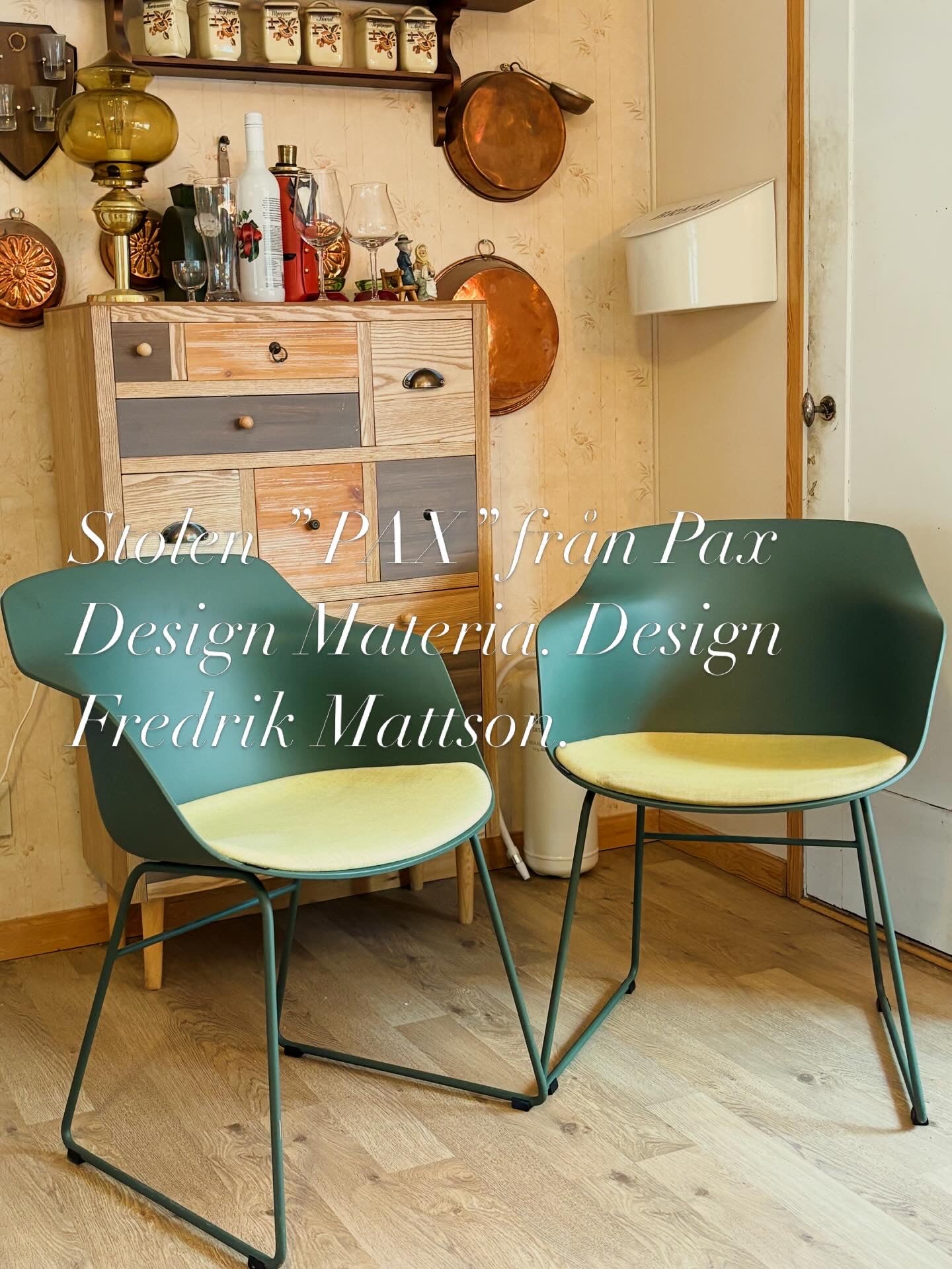 Två st vackra praktiska stolar från PAX design materia designade utav Fredrik Mattsson i nyskick.