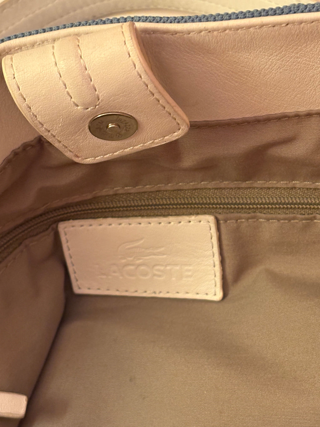 Vacker klassisk vintage handväska från ” Lacoste ” 1970 tal, ett mode statement !