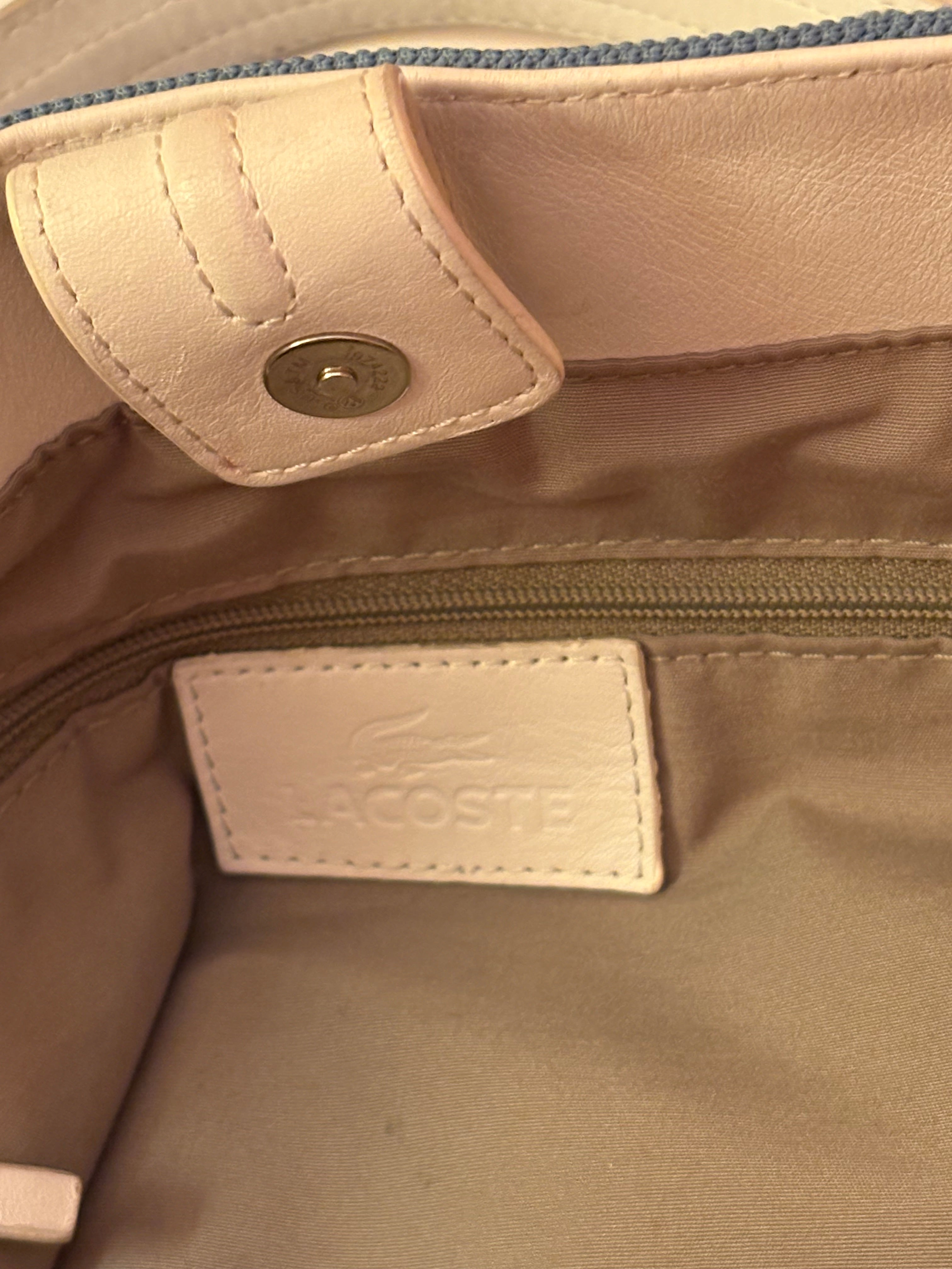 Vacker klassisk vintage handväska från ” Lacoste ” 1970 tal, ett mode statement !