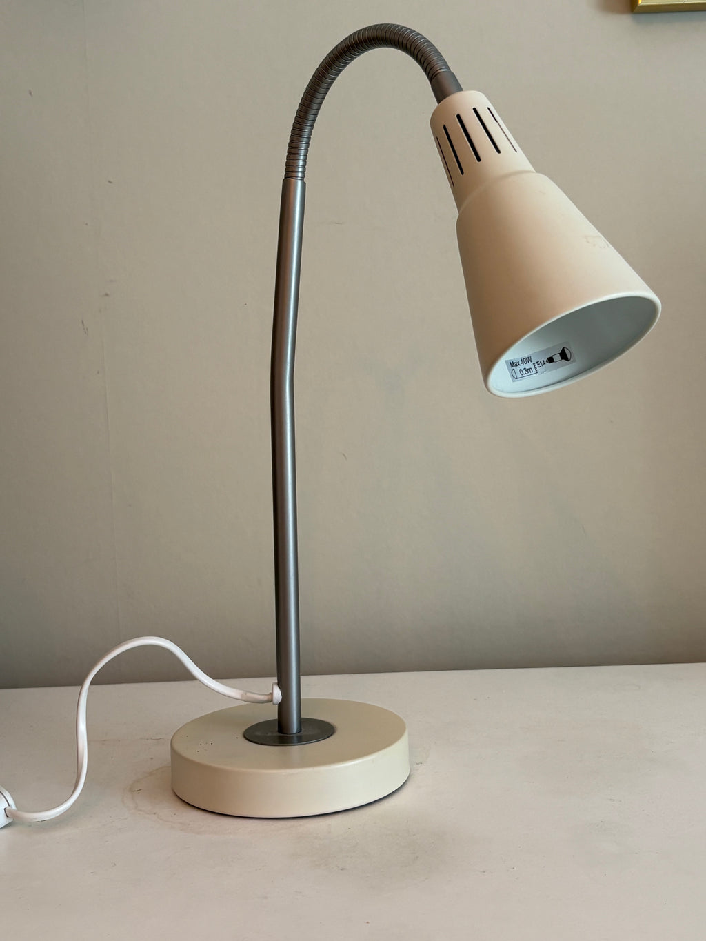 Snygg vintage skrivbordslampa från IKEA 1970 tal.