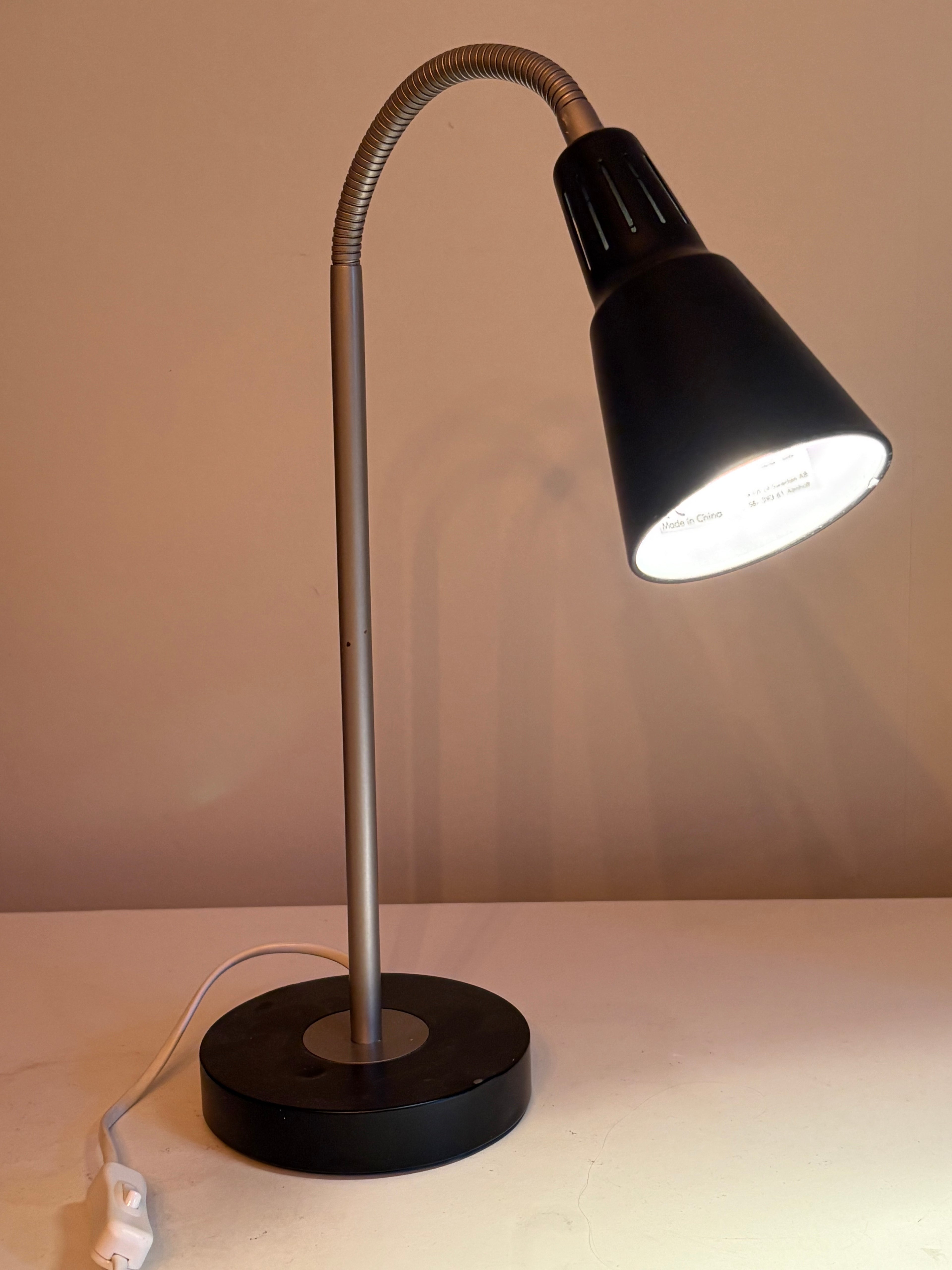 Snygg cool skrivbordslampa från IKEA 1970 tal.
