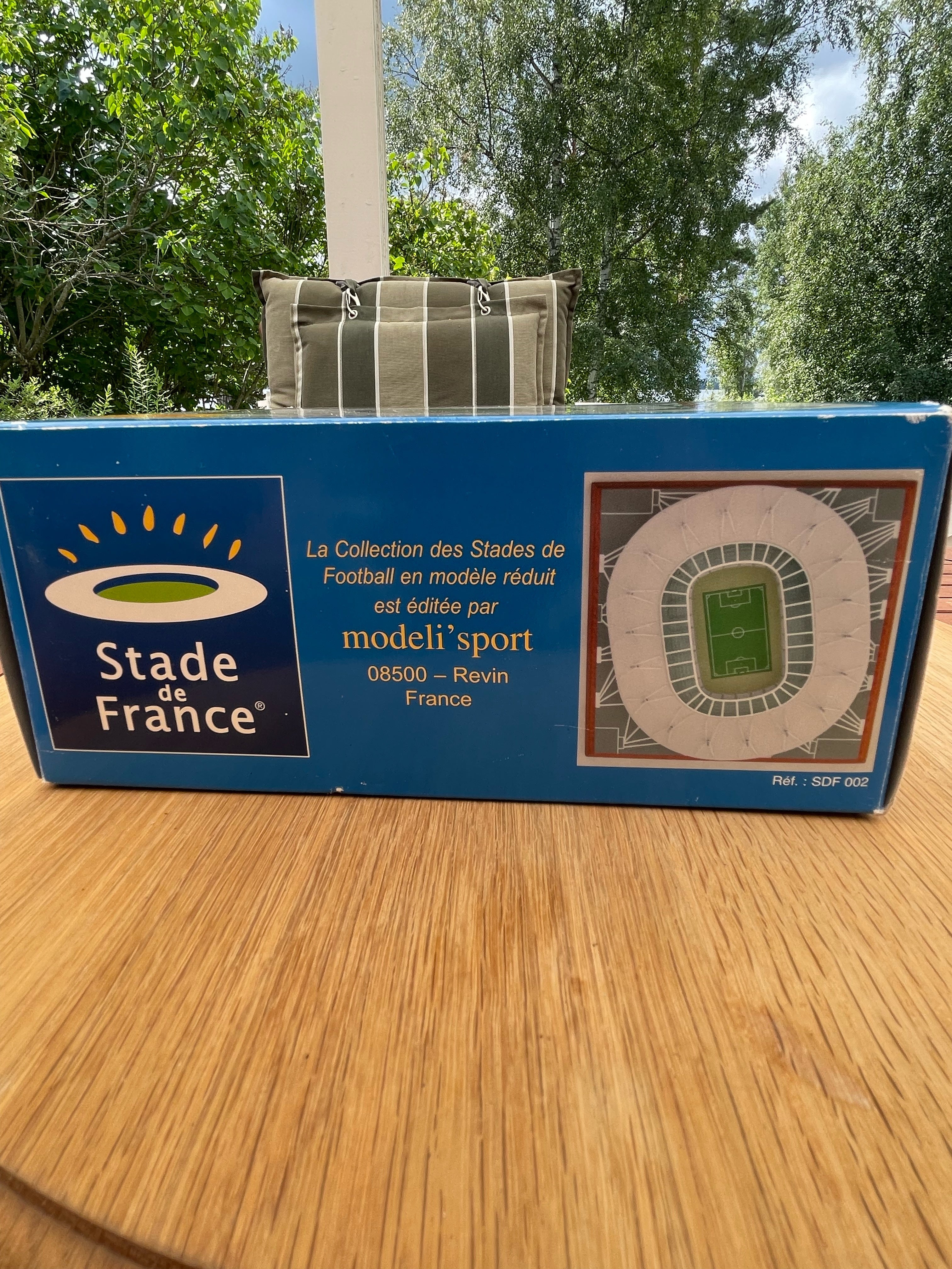 Fin autentisk modell utav Franska nationalarenan Stade de France i mycket fint skick.