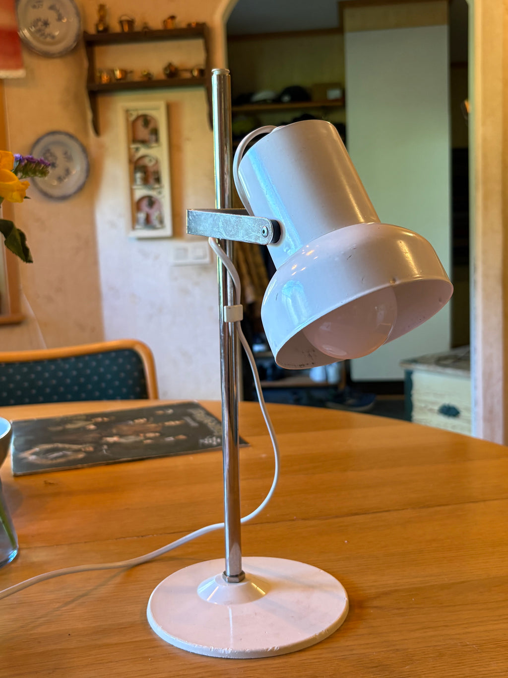 Vintage skrivbordslampa från Belid 1970 tal med charmig patina.