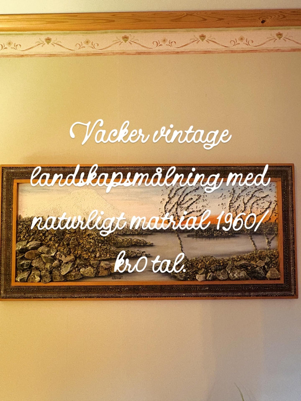 Vacker vintage tavla med naturmotiv gjord utav naturmaterial.