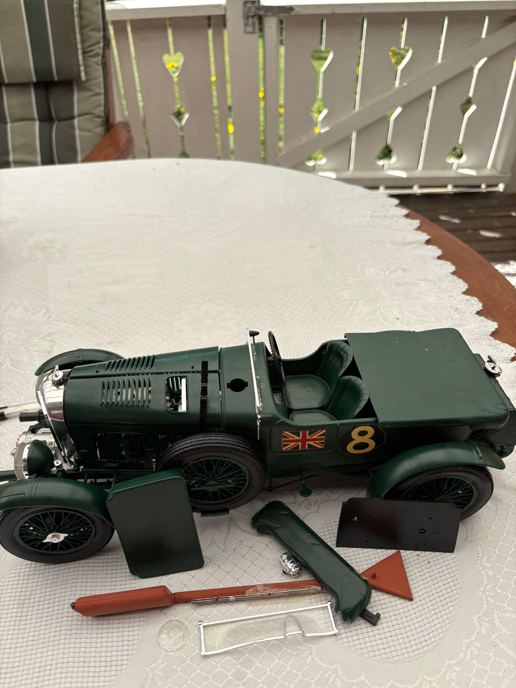 Modell bil från AIRFIX Connoisseurs series, 1930 Bentley Supercharged.