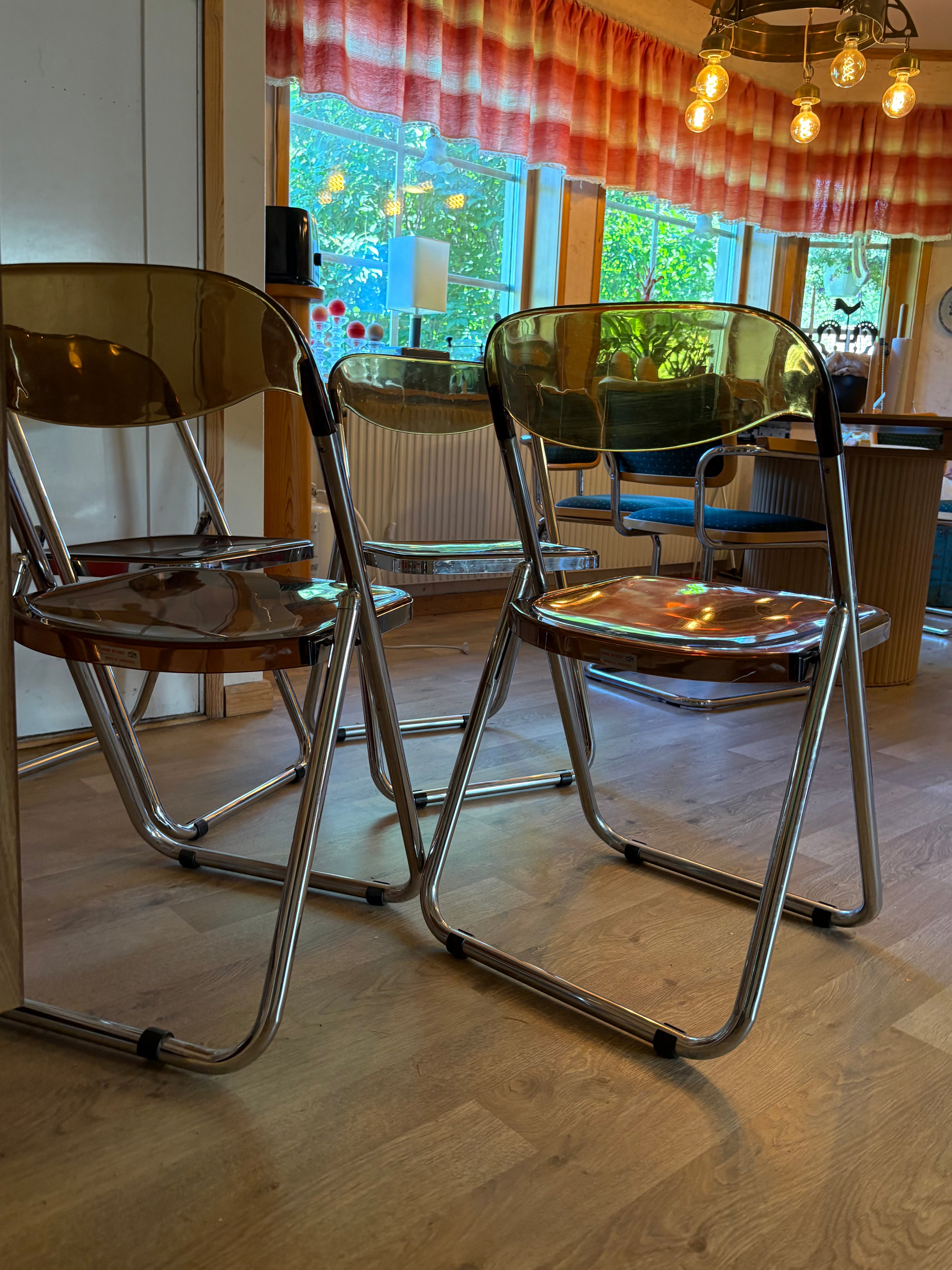 Fyra st vintage ihopfällbara stolar i plast och aluminium 1960 tal från ” Metamobil”