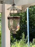 Antik glass bell jar lykta i bra skick med charmig patina.