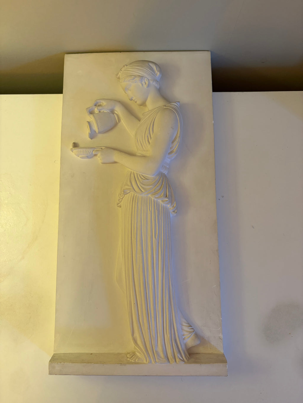 Vacker vintage gips relief ca 45 cm hög. Från Köbenhavn Eneret Lyptoteket , Carlsberg i mycket fint skick.