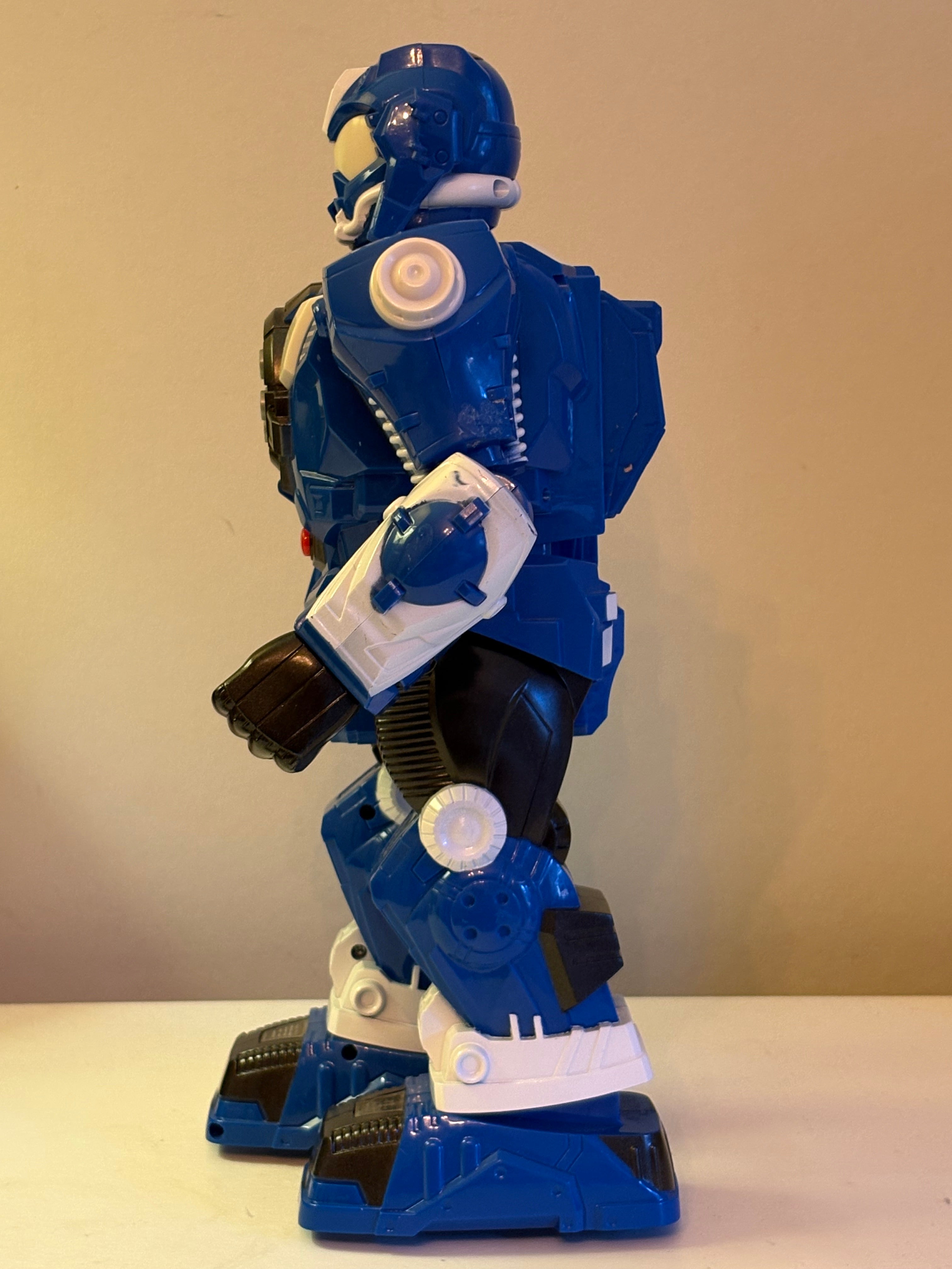Retro Transformer med fungerande kontroll i mycket fint skick, 1980 tal.