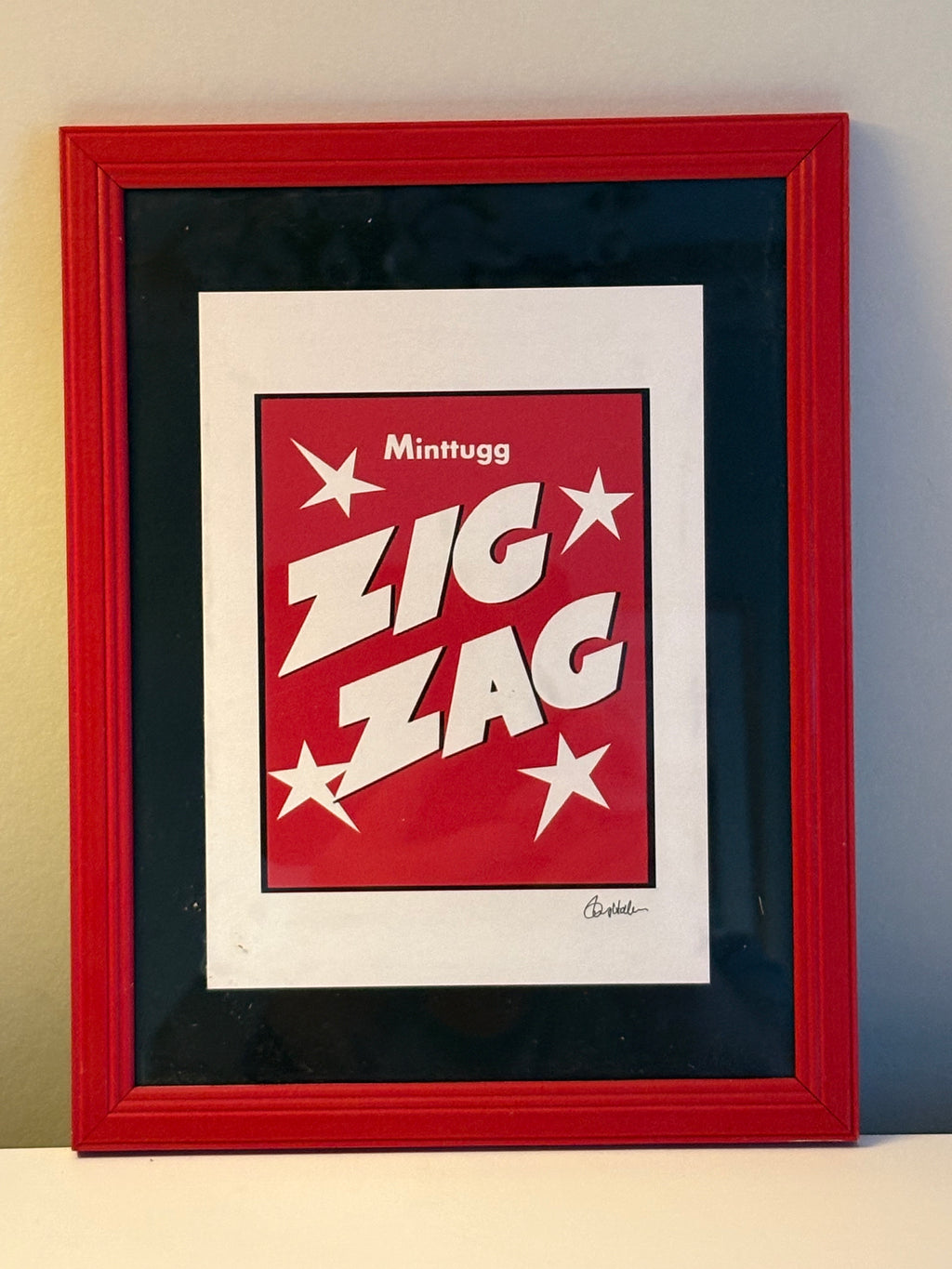 En fin kul samling utav godistavlor Pim Pim, Fruxo, Zig Zag, Zoo, Salta Lakritsfigurer signerade Tommy Hallgren.