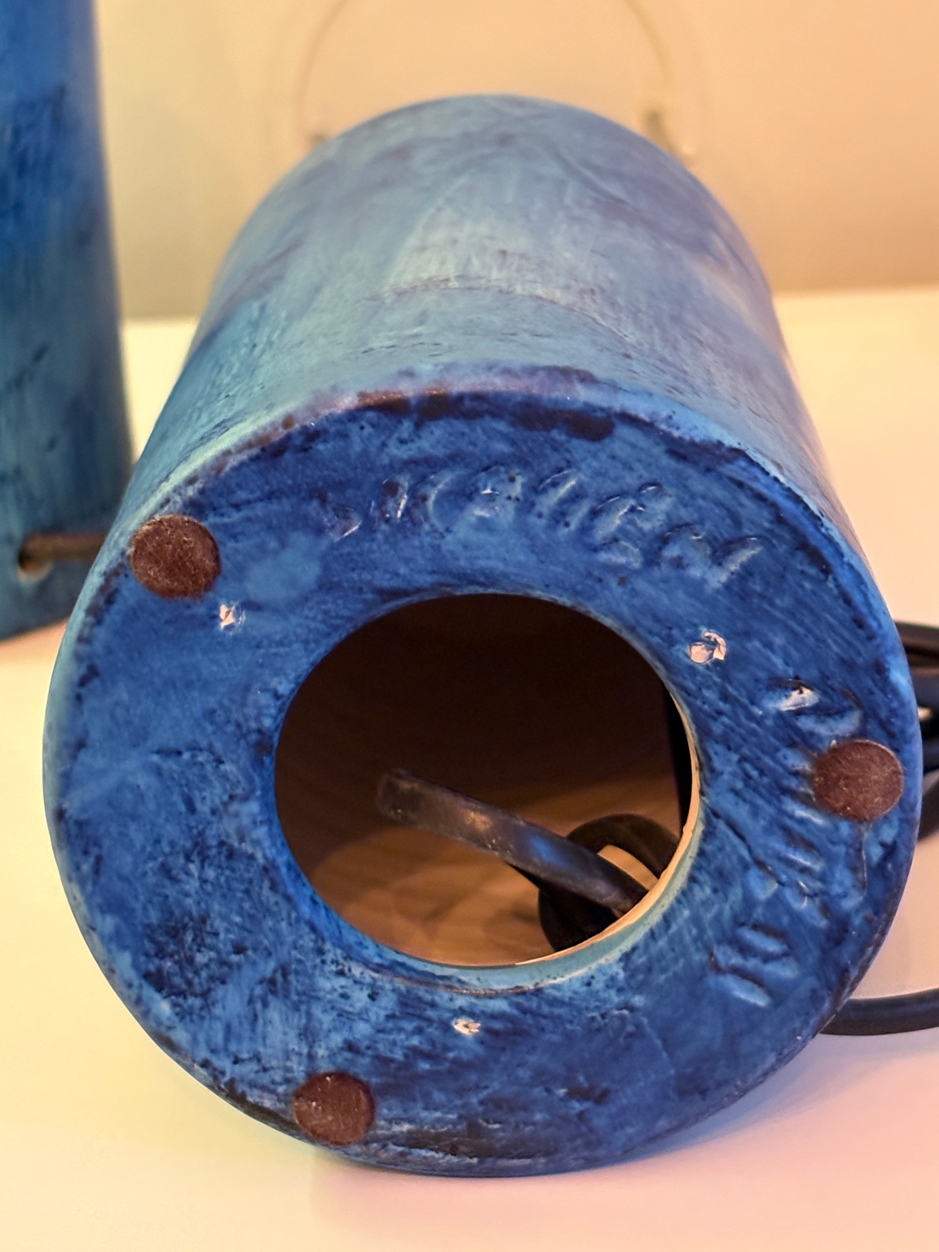 Två st vackra bordslampor i keramik från Skagen pottery / Danmark i nyskick.
