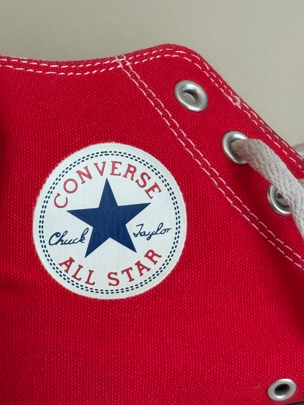 Snygga coola retro Converse All Star / Chuck Taylor Edition size 7 i fint skick.
