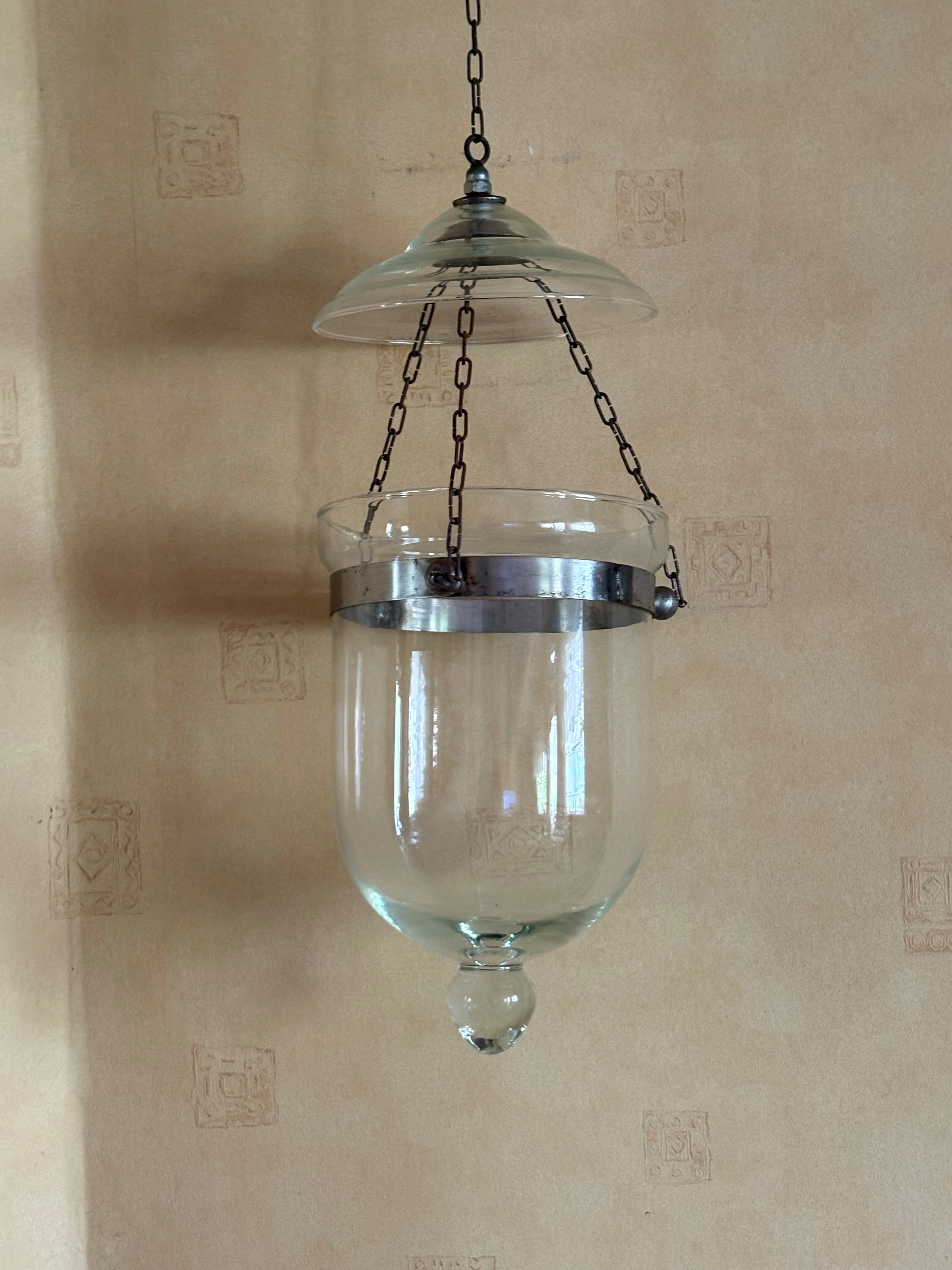 Tre st antika ” Colonial Bell Jar Glass Lanterns i mycket fint skick.