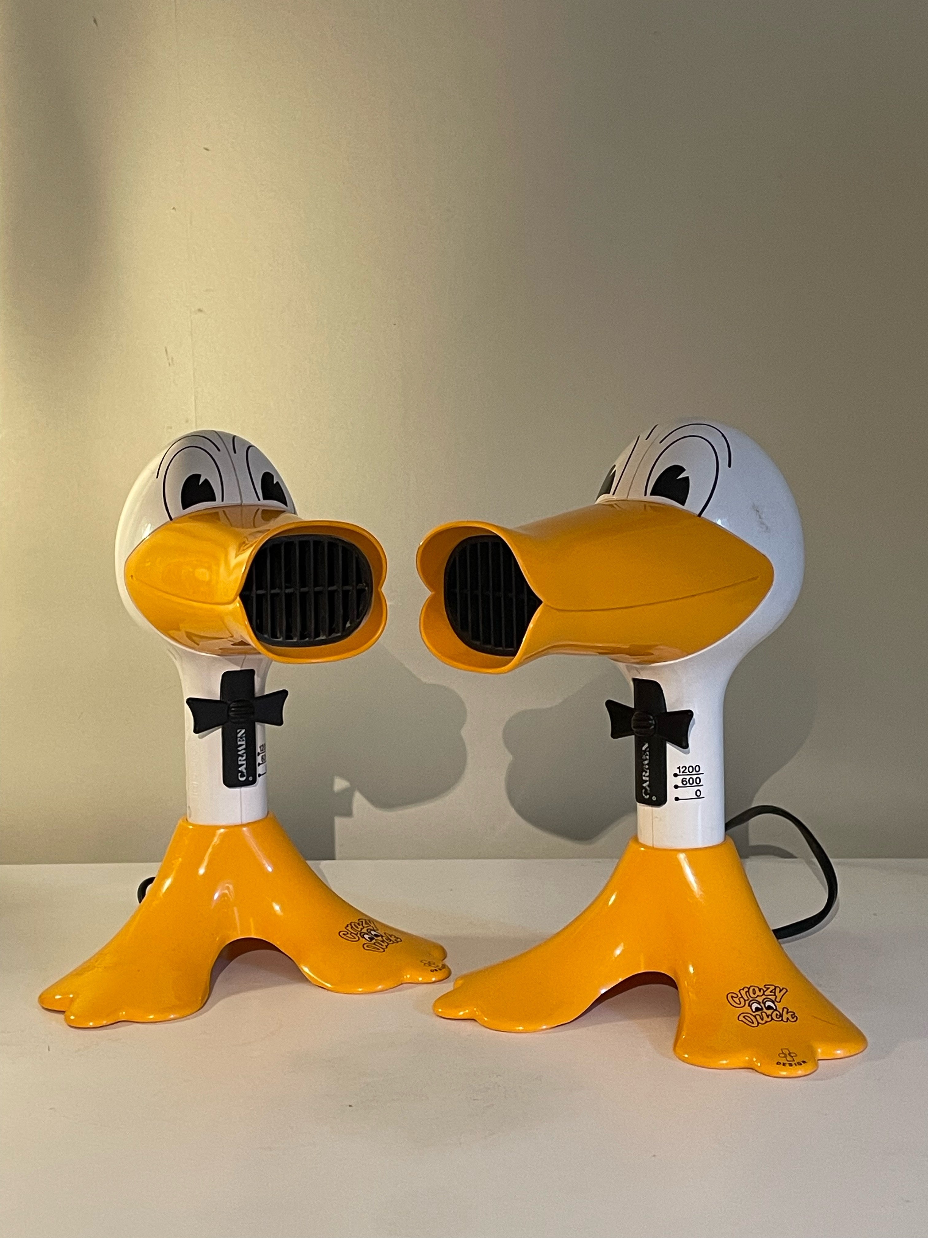 Två st vintage Crazy Duck hårfönar från Carmen design i nyskick.