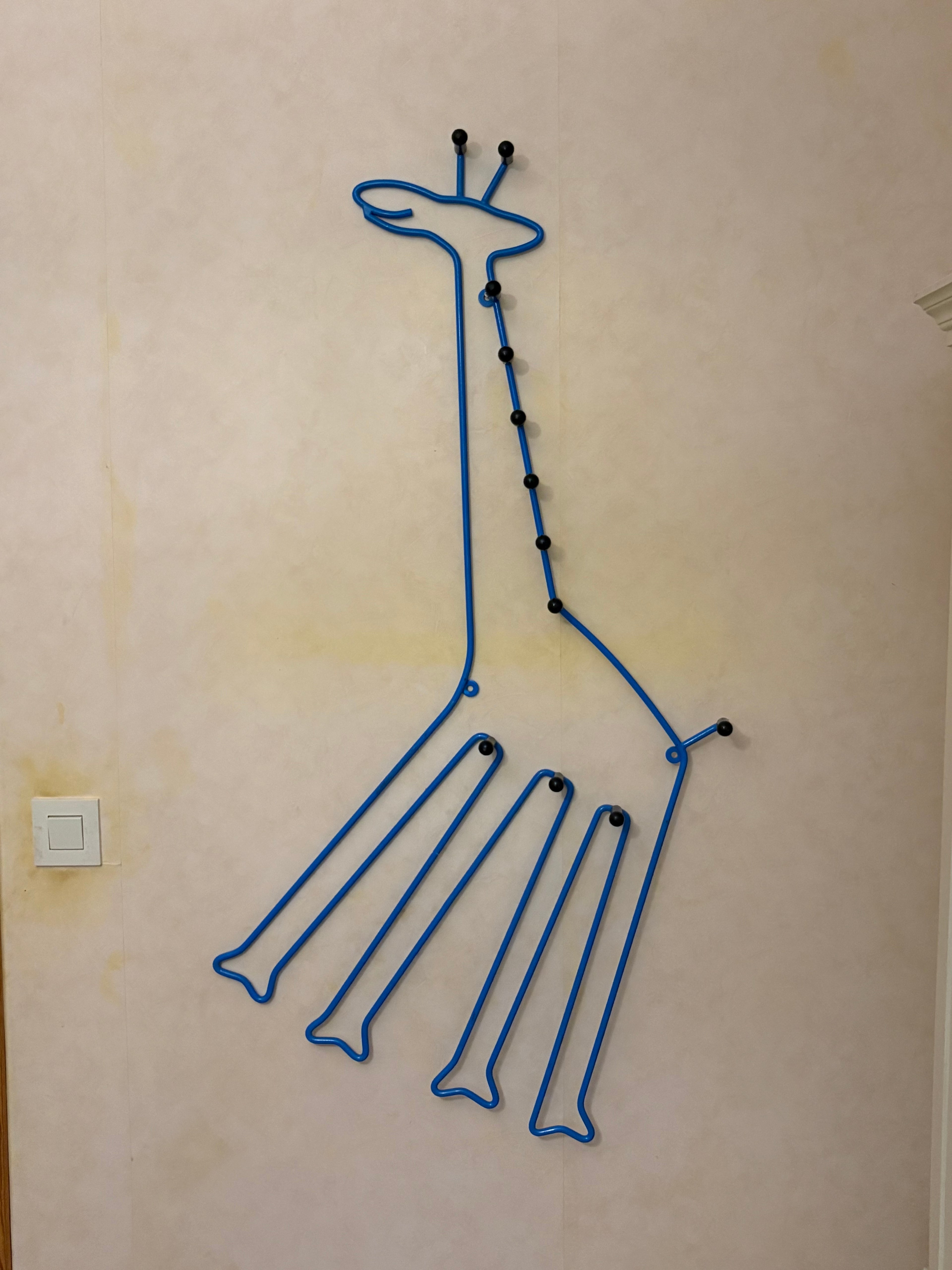 Retro klassikern från Ikea, klädhängaren ” Sprallig” i mycket fint skick.