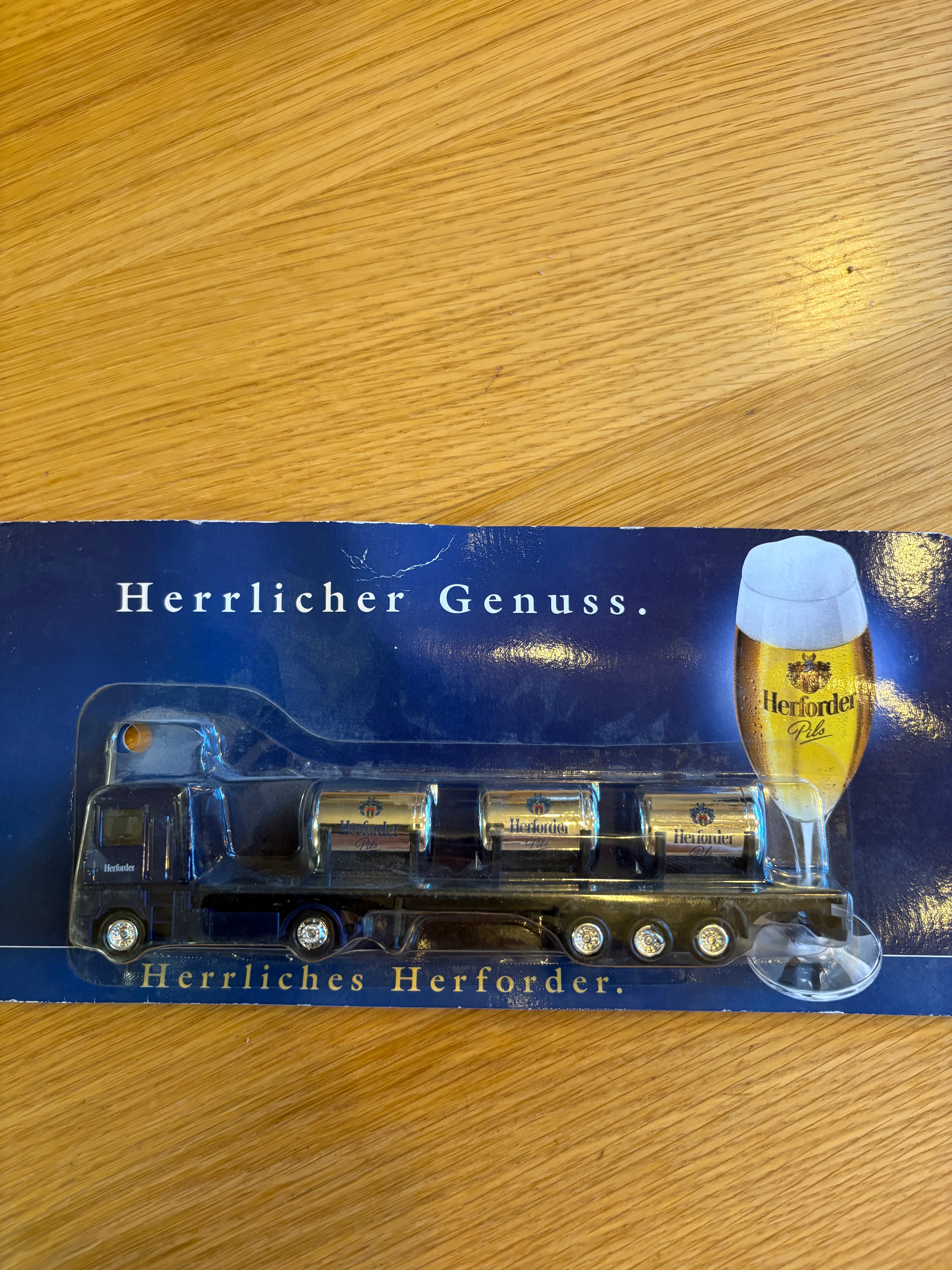 Fyra st samlingsobjekt, öllastbilar från Tyska bryggerier.