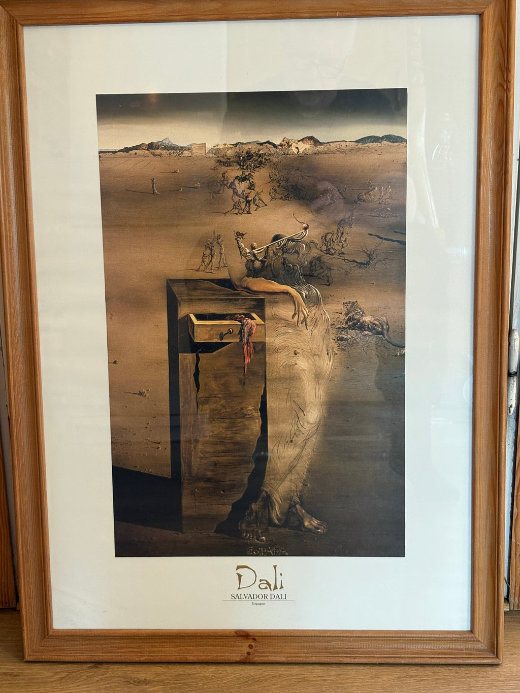 Fin poster / Salvador Dali med sitt verk ” Espania” från 1938 i nyskick.