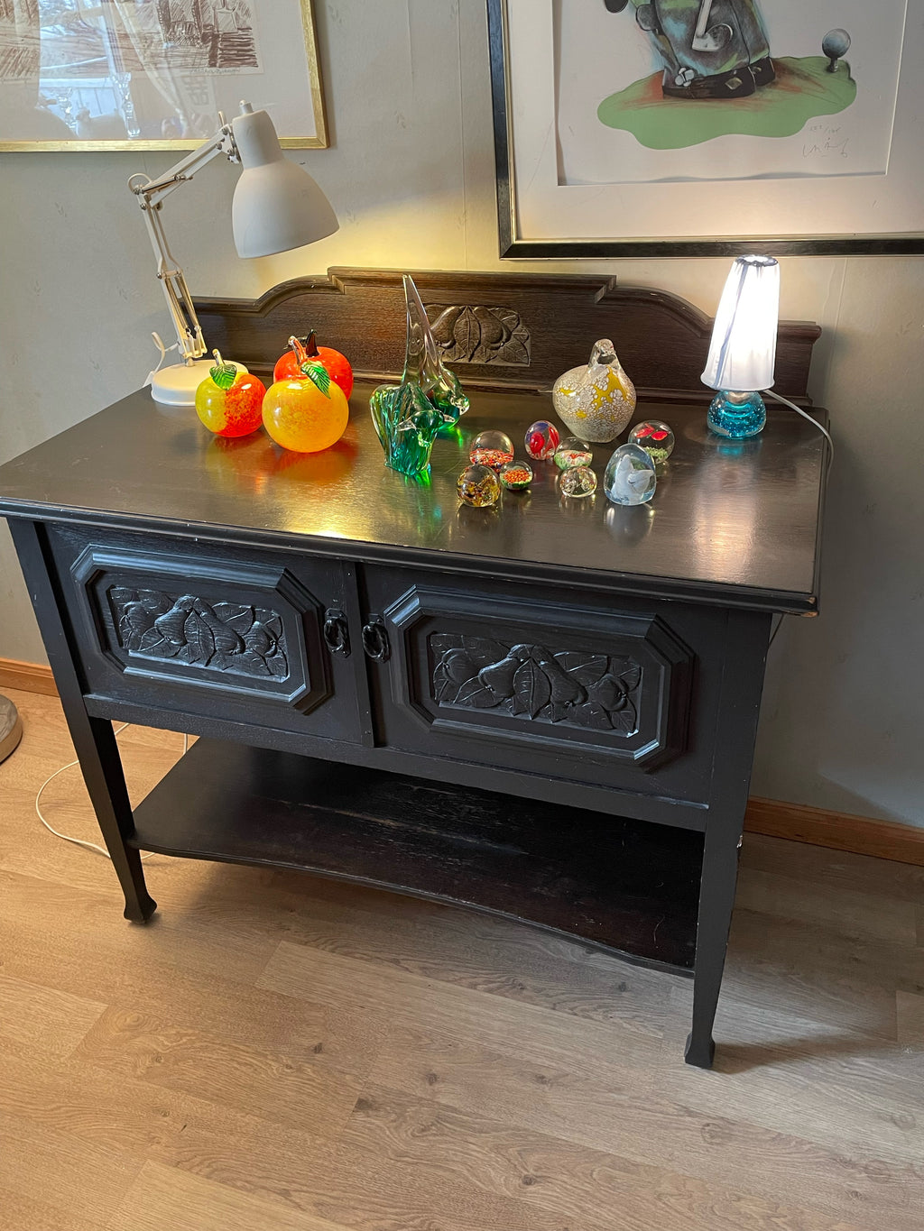 Stor vacker antik skänk / sideboard 1800 tal i mycket fint skick.
