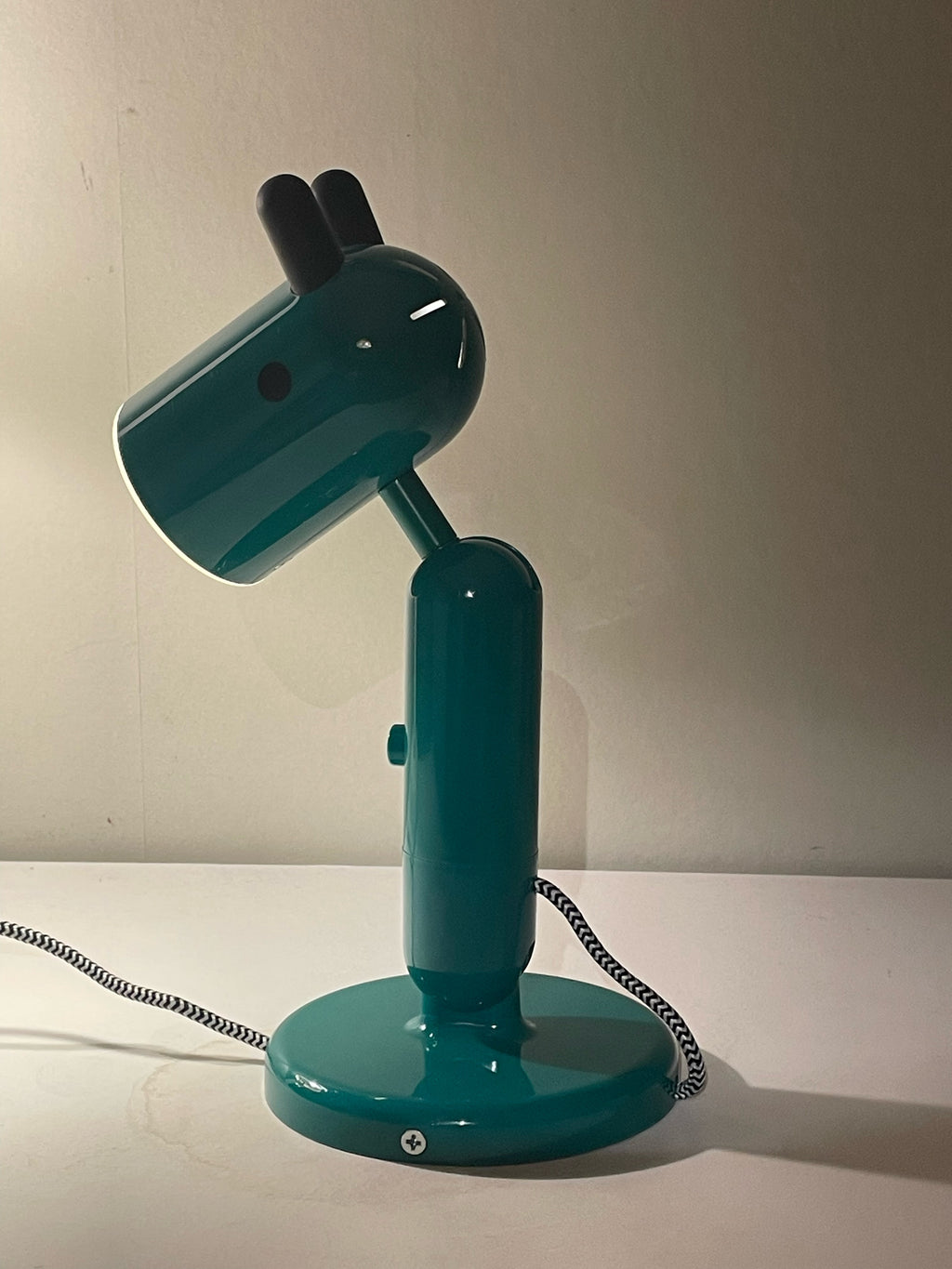 Snygg retro bordslampa från IKEA i nyskick.