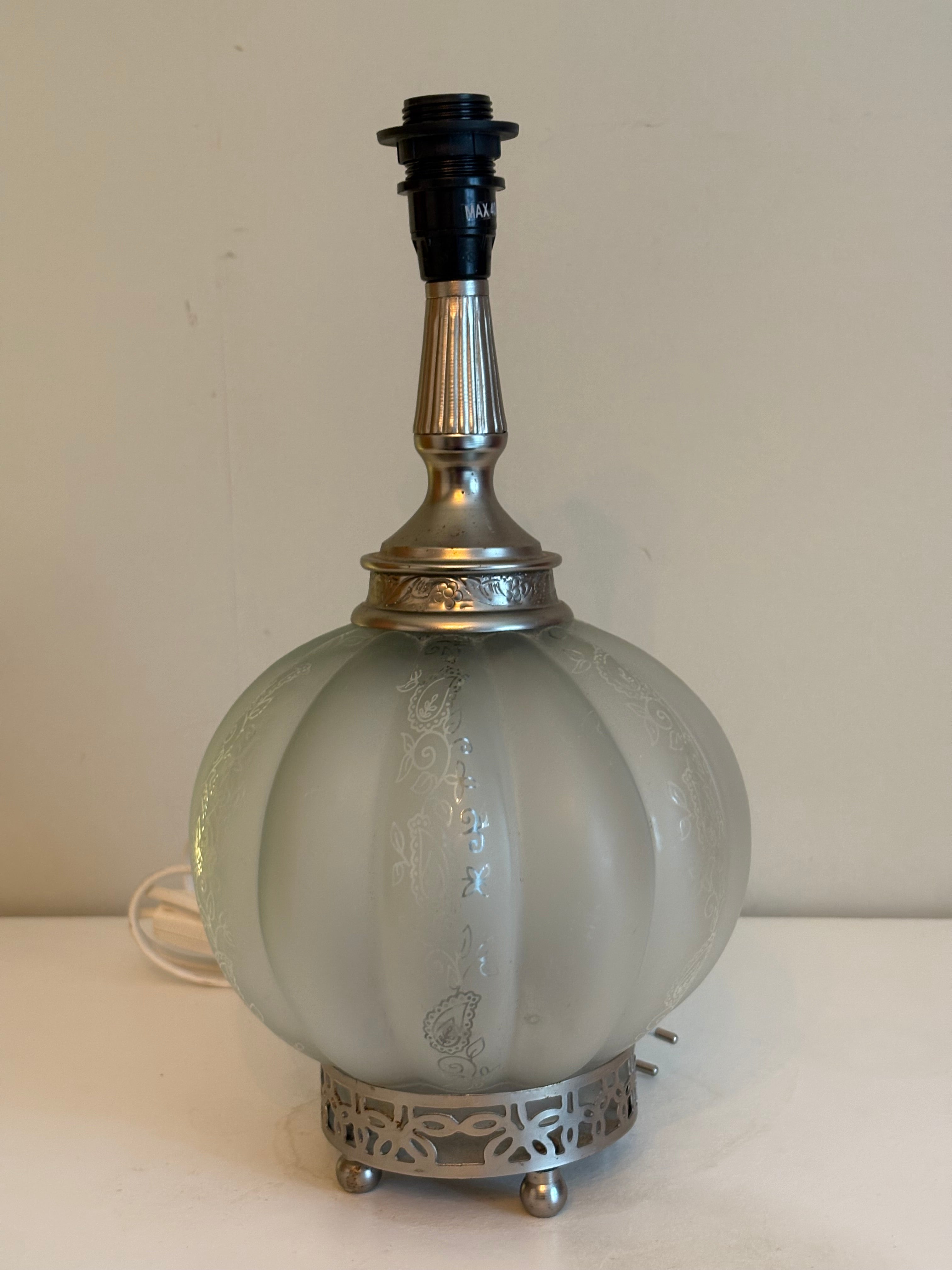 Vacker bordslampa i Orientalisk design.