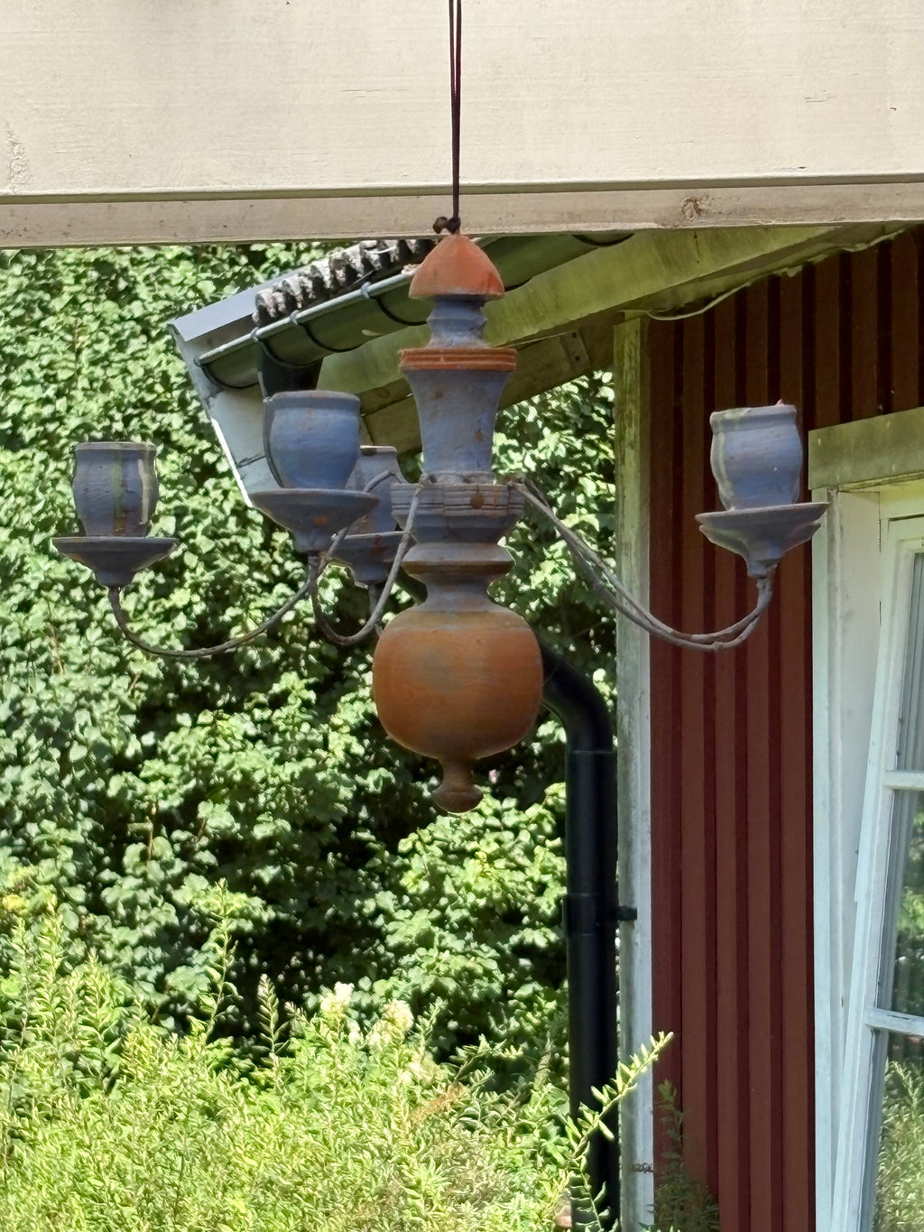 Vacker antik  takkrona i trä i allmoge tidigt 1800 tal. Klassisk Folk Art.
