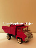 En riktigt cool vintage leksakslastbil från Japan 1960 / 70 tal. En ”Alter Kipplaster Tiger”