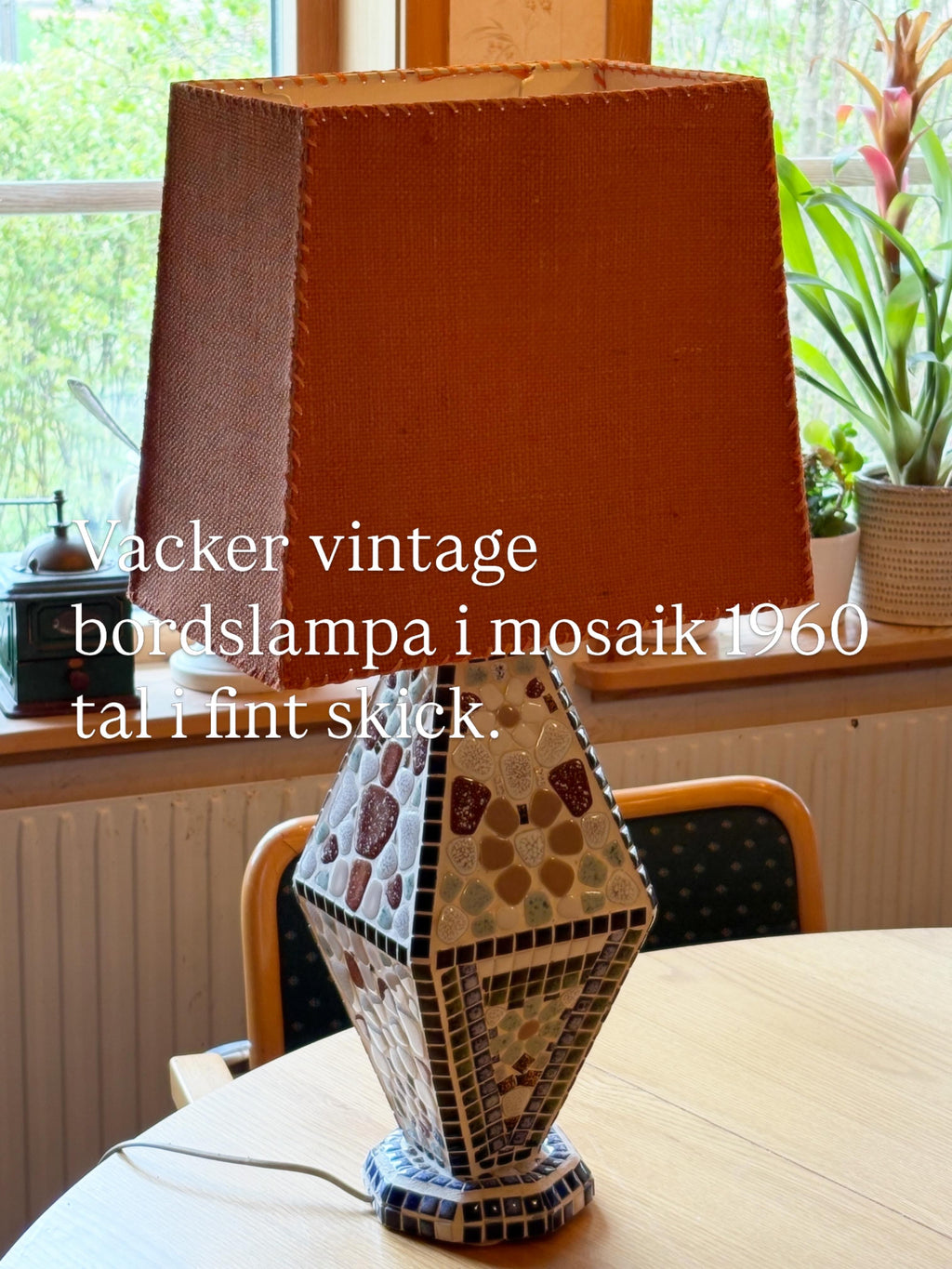 Stor vacker vintage bordslampa i mosaik 1960 tal.