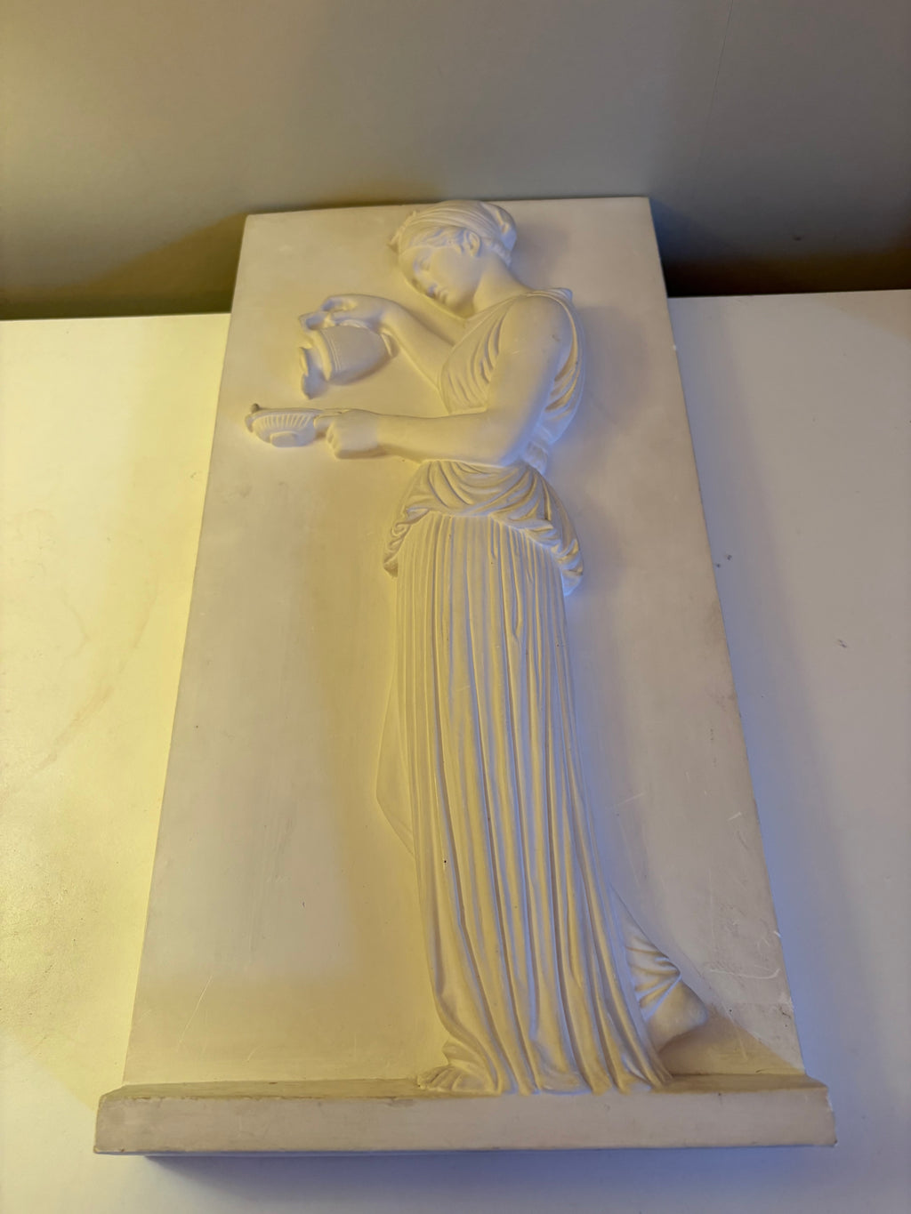Vacker vintage gips relief ca 45 cm hög. Från Köbenhavn Eneret Lyptoteket , Carlsberg i mycket fint skick.