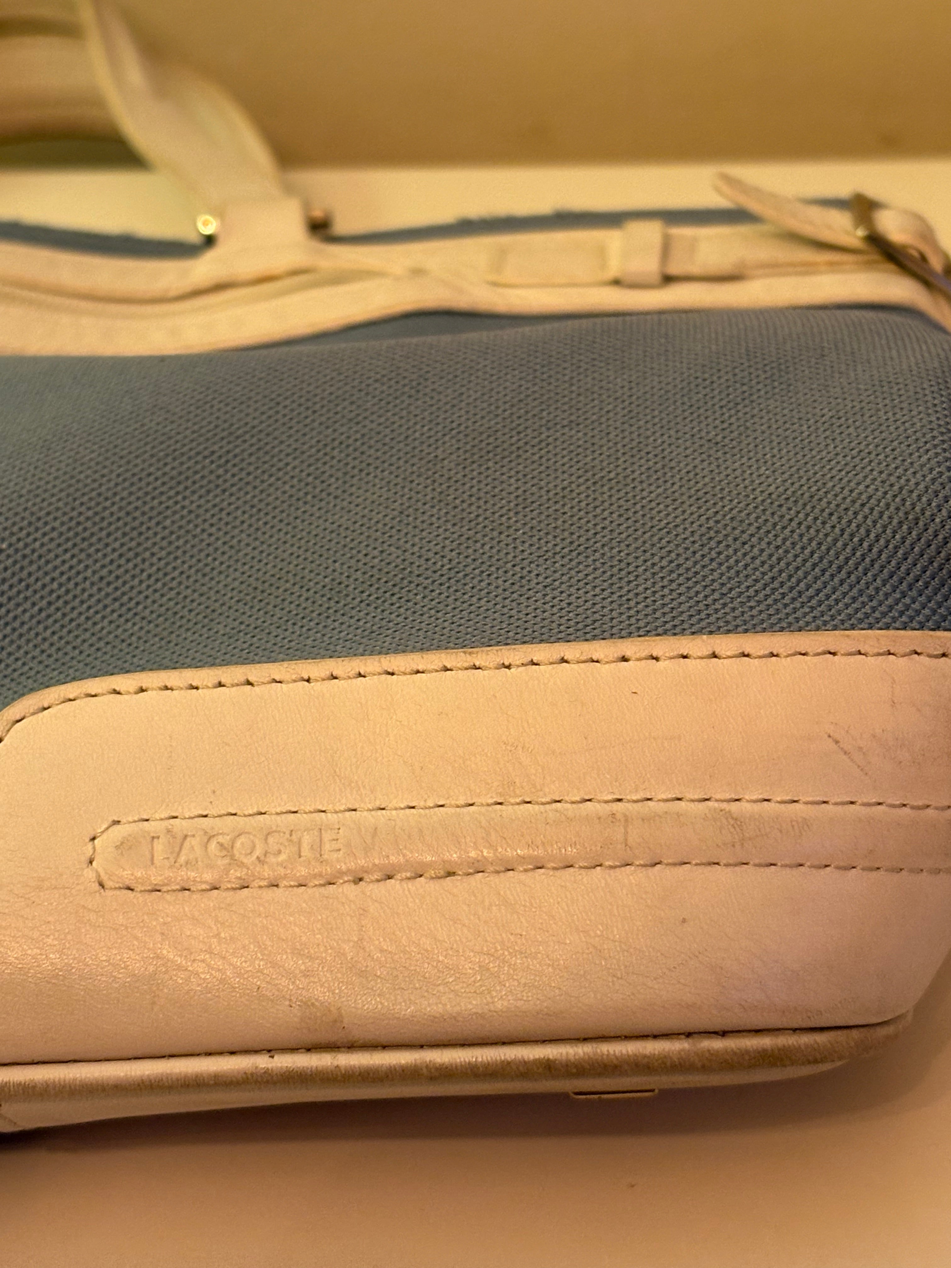 Vacker klassisk vintage handväska från ” Lacoste ” 1970 tal, ett mode statement !